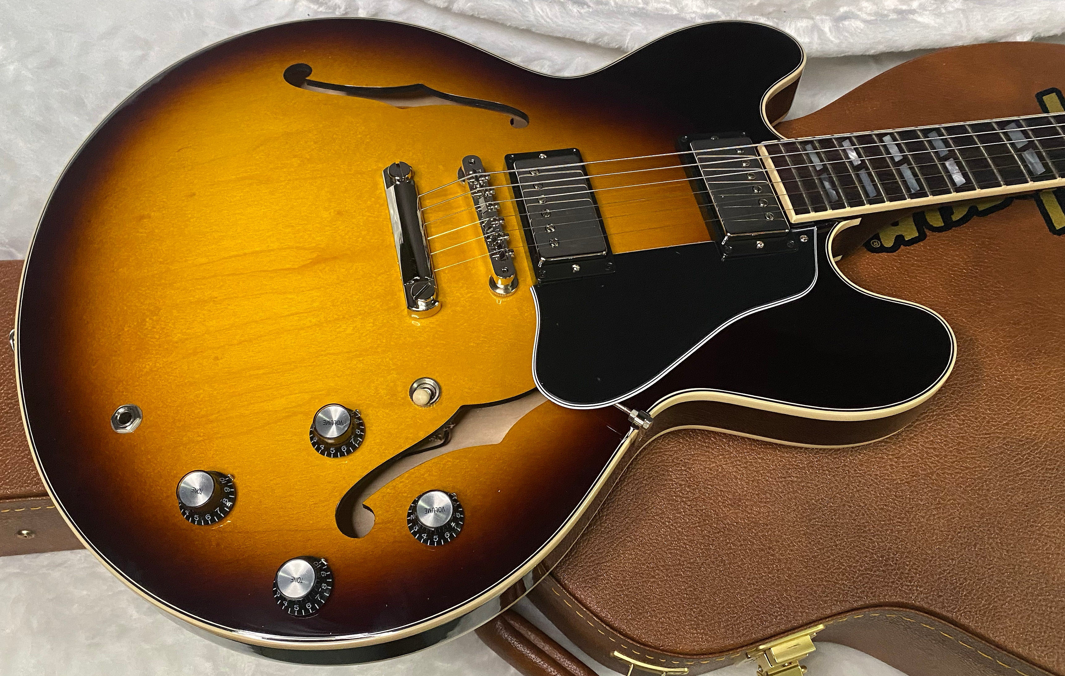 NEW! Gibson ES-345 Semi-Hollowbody Electric Guitar - Vintage Burst - Authorized Dealer - 7.85 lbs - G07246