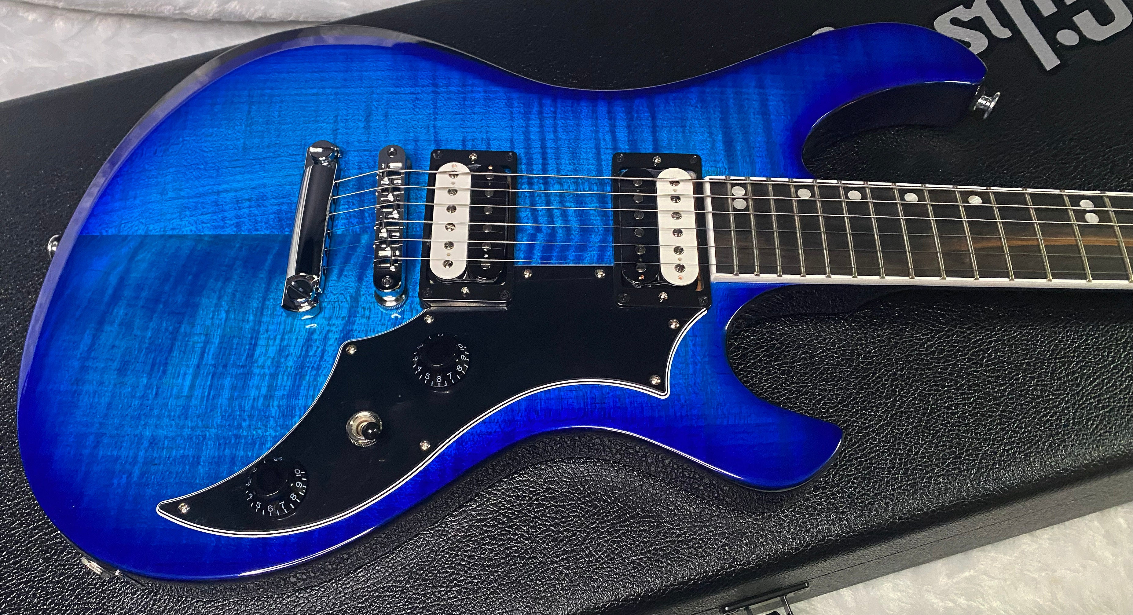 NEW! Gibson Victory Figured Top Electric Guitar - Cobalt Burst - Authorized Dealer - 7.1lbs - G07251
