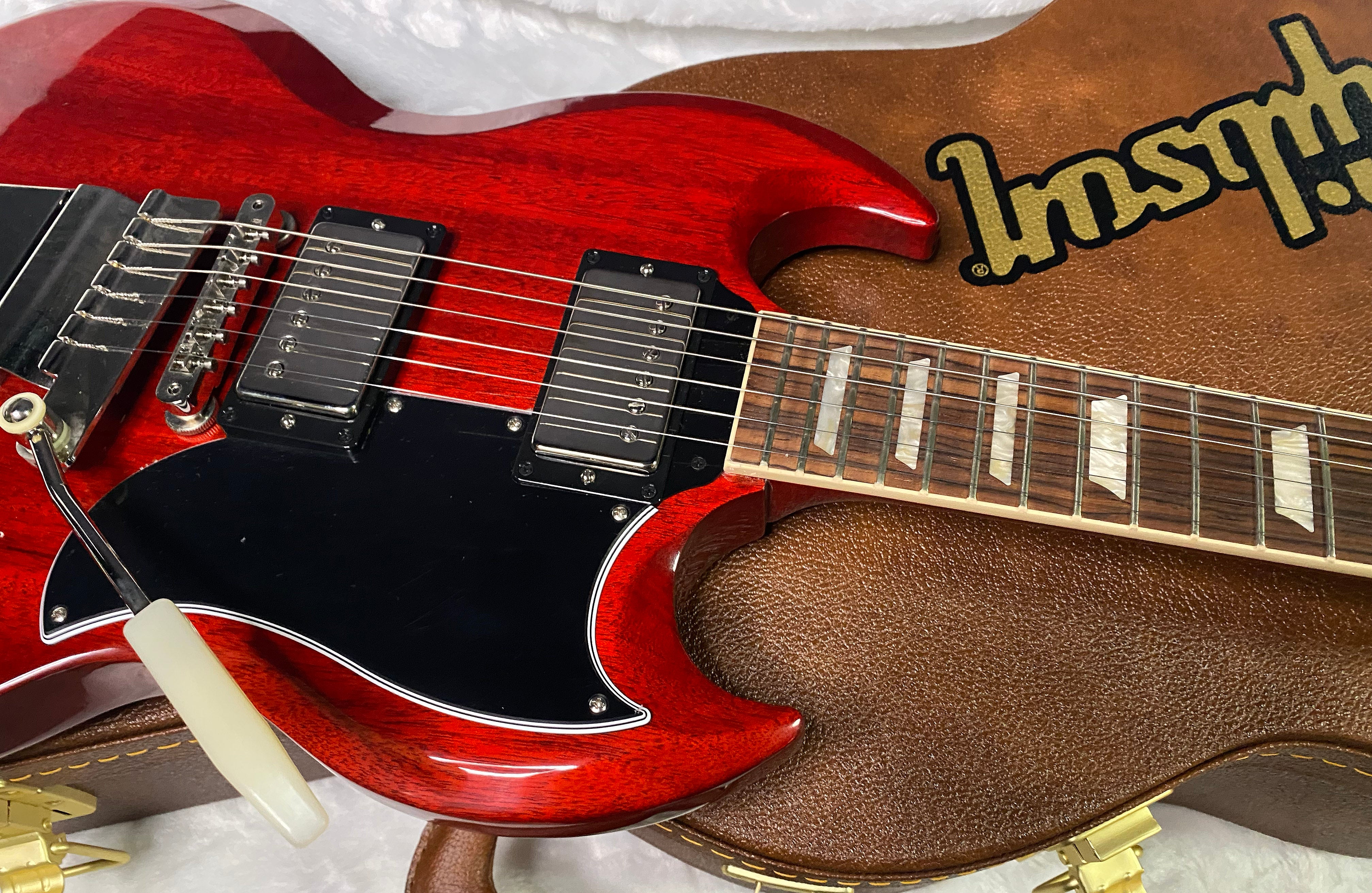 NEW! Gibson SG Standard '61 Maestro Vibrola Vintage Cherry - 7.5 lbs - Authorized Dealer! G07247
