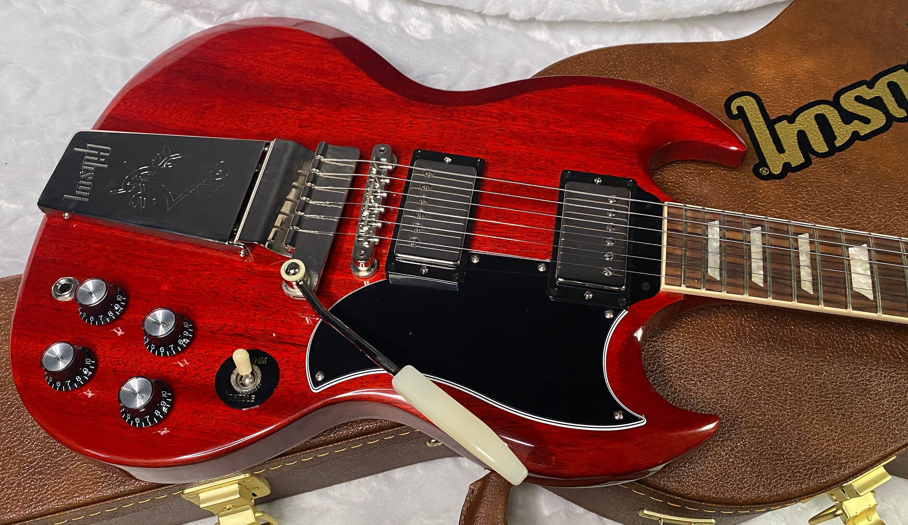 NEW! Gibson SG Standard '61 Maestro Vibrola Vintage Cherry - 7.5 lbs - Authorized Dealer! G07247