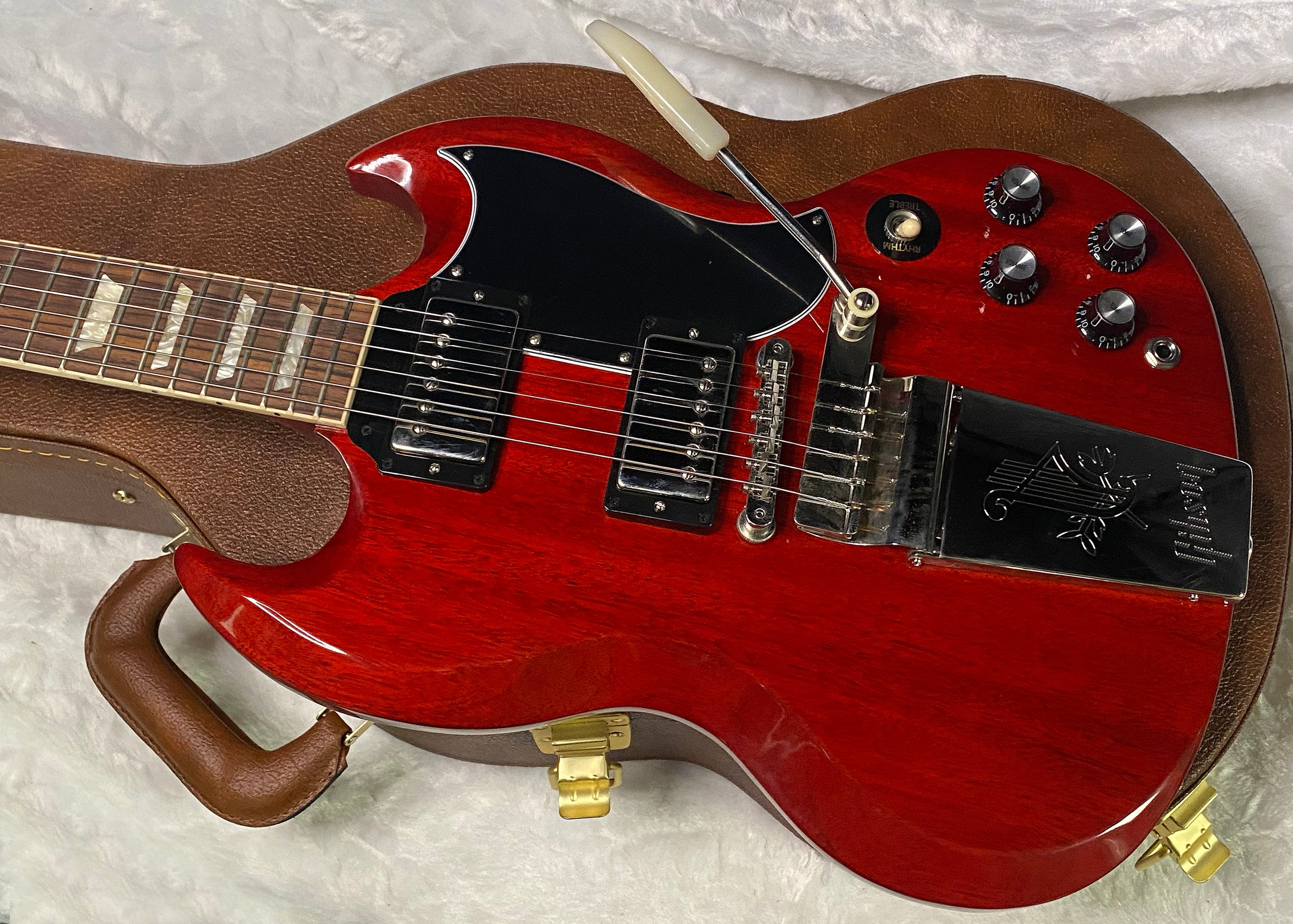 NEW! Gibson SG Standard '61 Maestro Vibrola Vintage Cherry - 7.5 lbs - Authorized Dealer! G07247