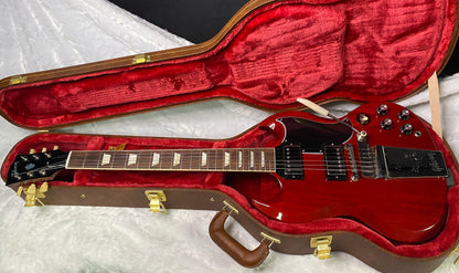 NEW! Gibson SG Standard '61 Maestro Vibrola Vintage Cherry - 7.5 lbs - Authorized Dealer! G07247