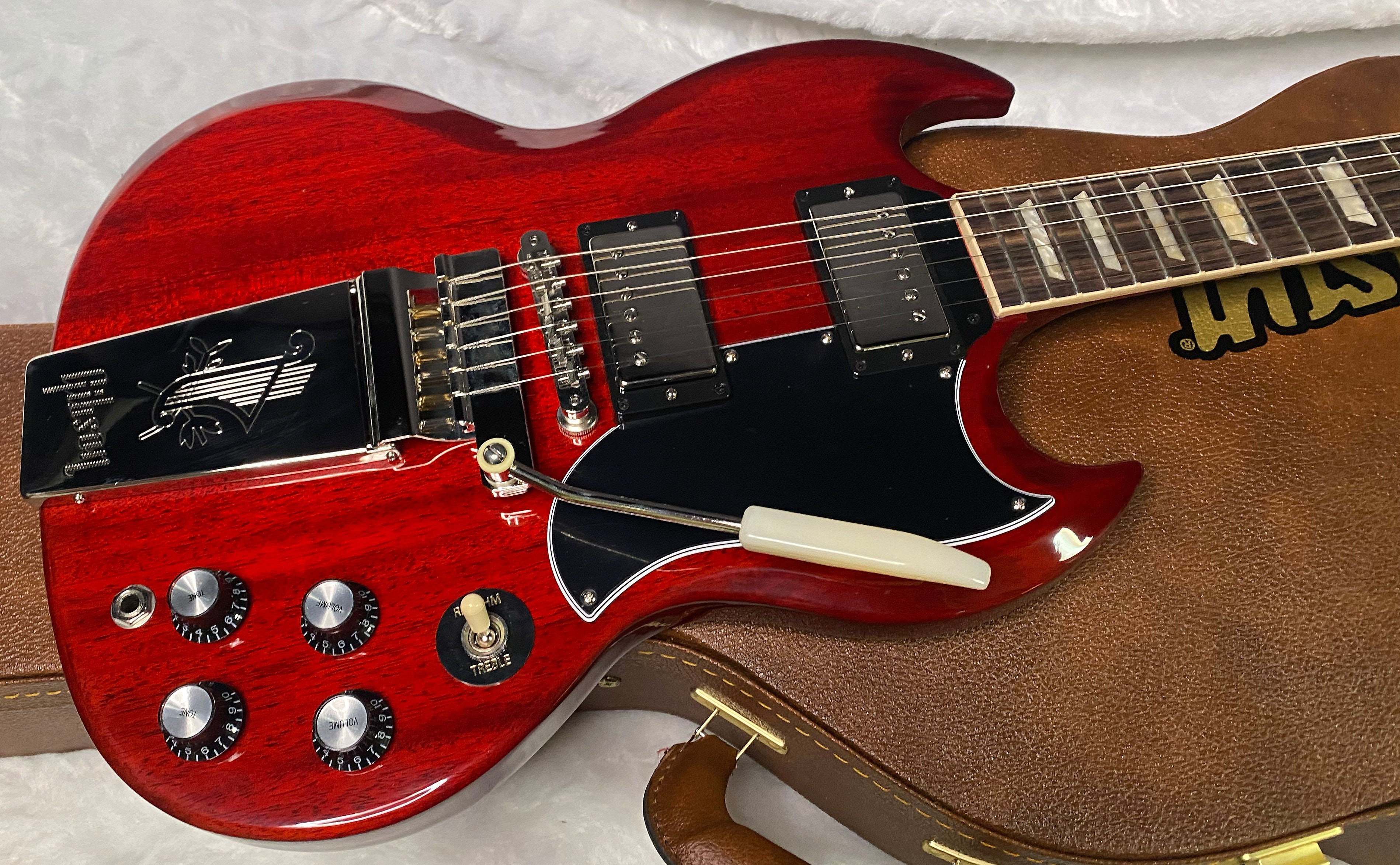 NEW! Gibson SG Standard '61 Maestro Vibrola Vintage Cherry - 6.7 lbs - Authorized Dealer! G07261