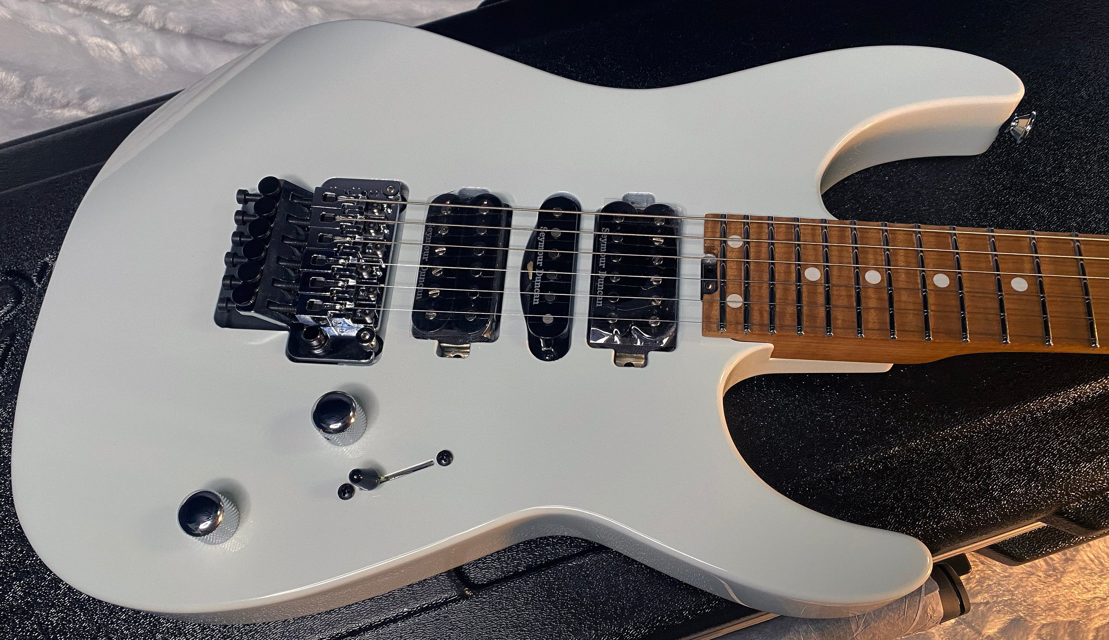 NEW ! Jackson Custom Shop Dinky HSH - Roasted Maple Neck & Fretboard - DK - Sonic Blue - Authorized Dealer - 7.9 lbs - G06640