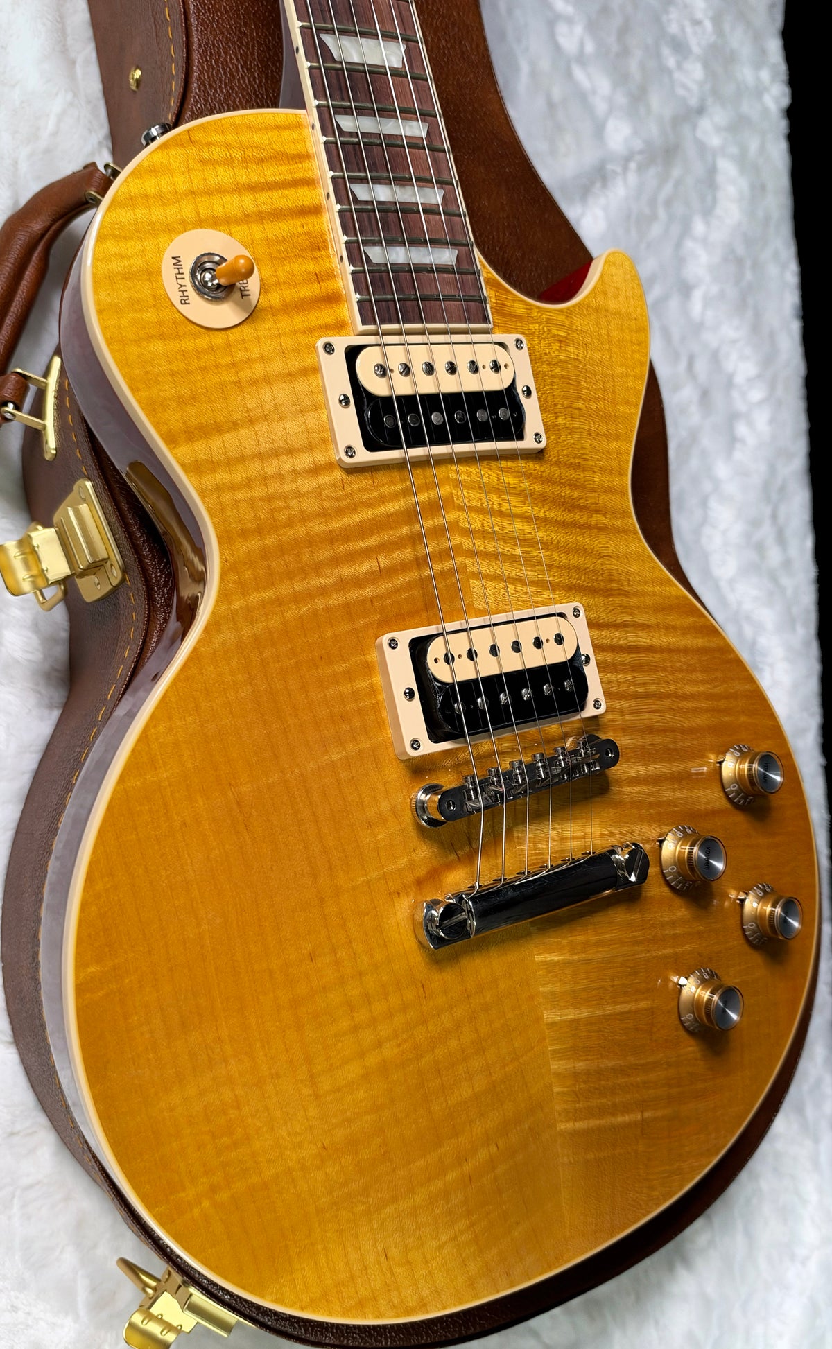 NEW ! Gibson Les Paul Slash - Appetite Burst - Beautiful Cathedral Chevron Flame Top - Authorized Dealer - Only 8.9 lbs - G08043