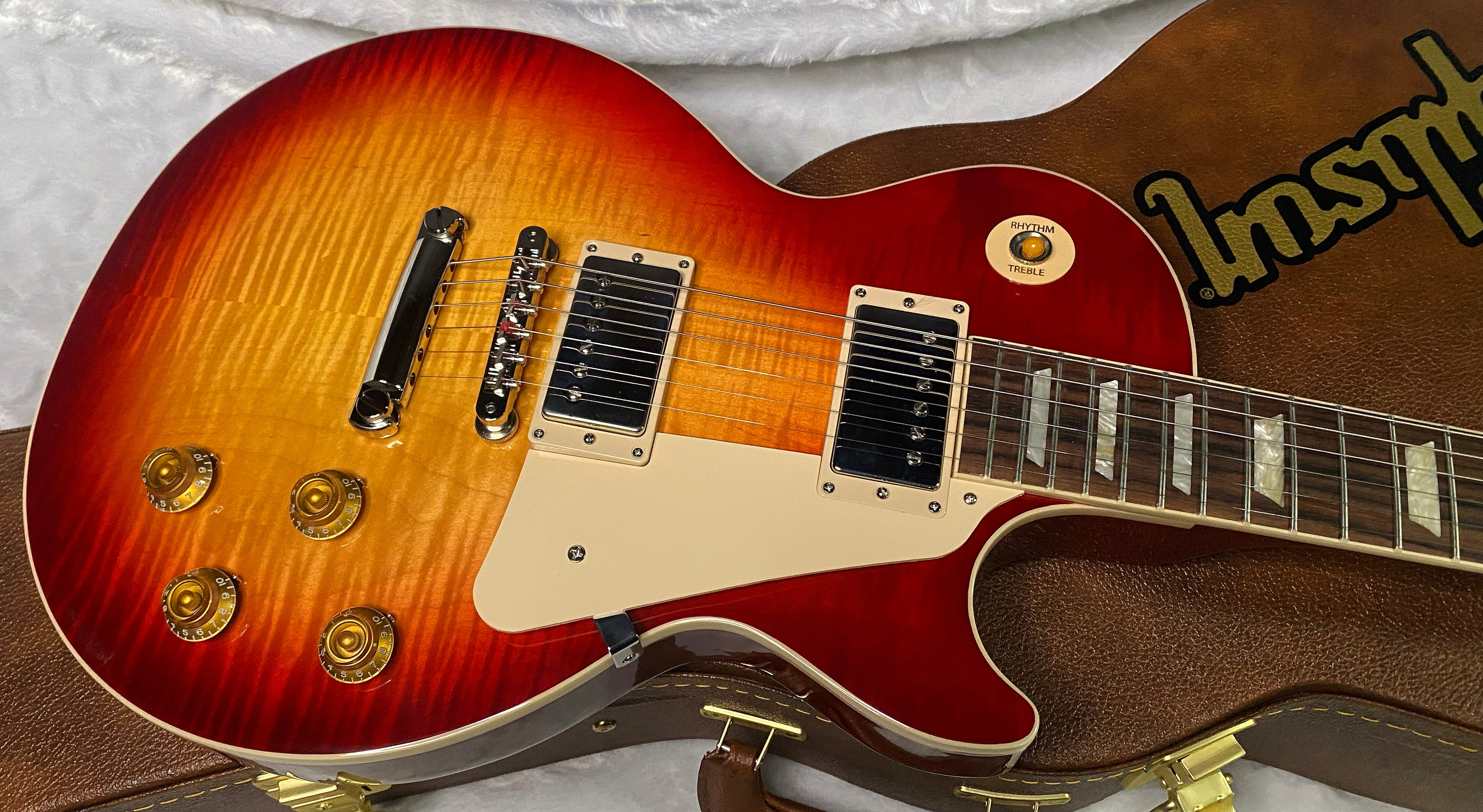 NEW ! Gibson Les Paul Standard '50s - Heritage Cherry Sunburst - Killer Curly Flame Maple Top - Only 9.1 lbs - Authorized Dealer - G07258