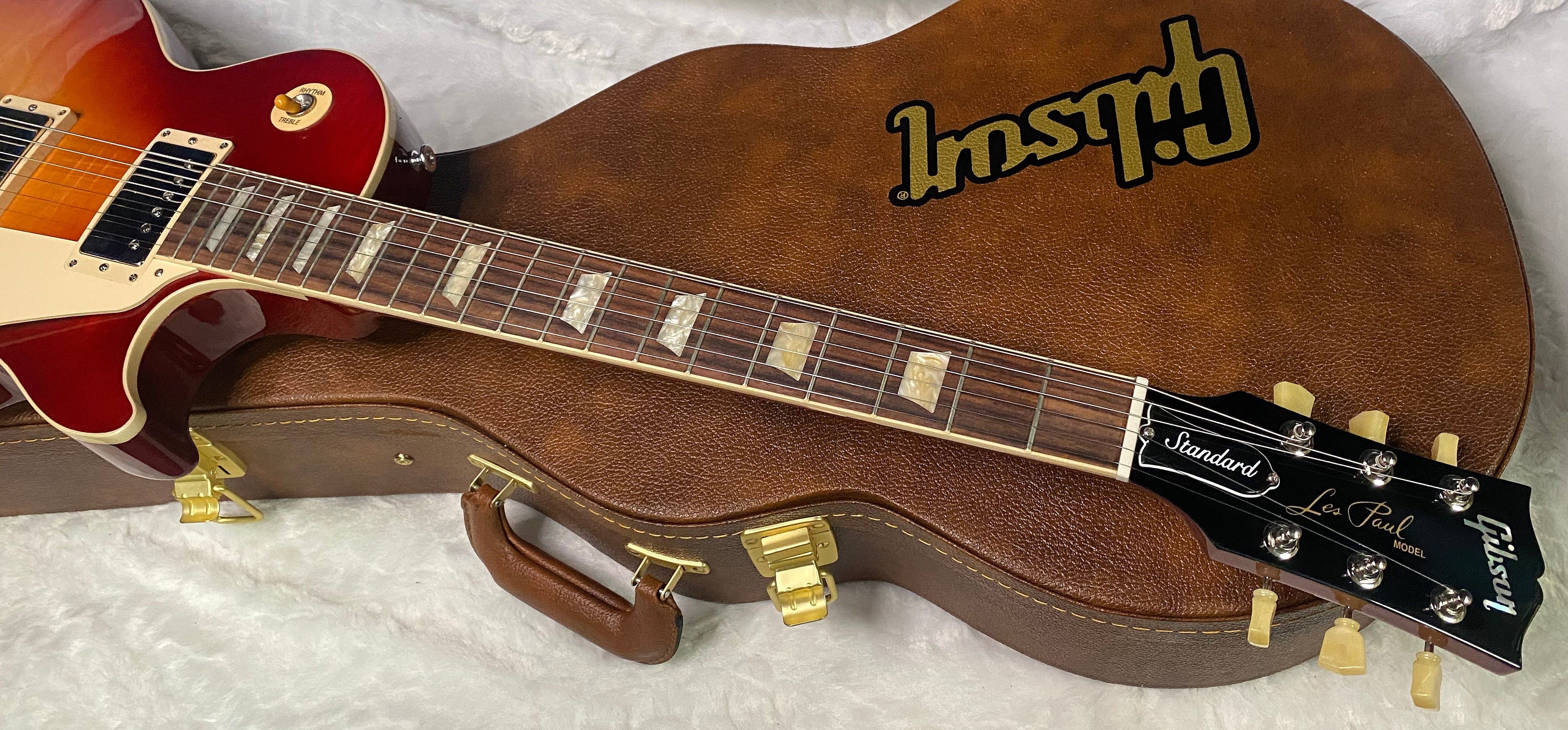 NEW ! Gibson Les Paul Standard '50s - Heritage Cherry Sunburst - Killer Curly Flame Maple Top - Only 9.1 lbs - Authorized Dealer - G07258