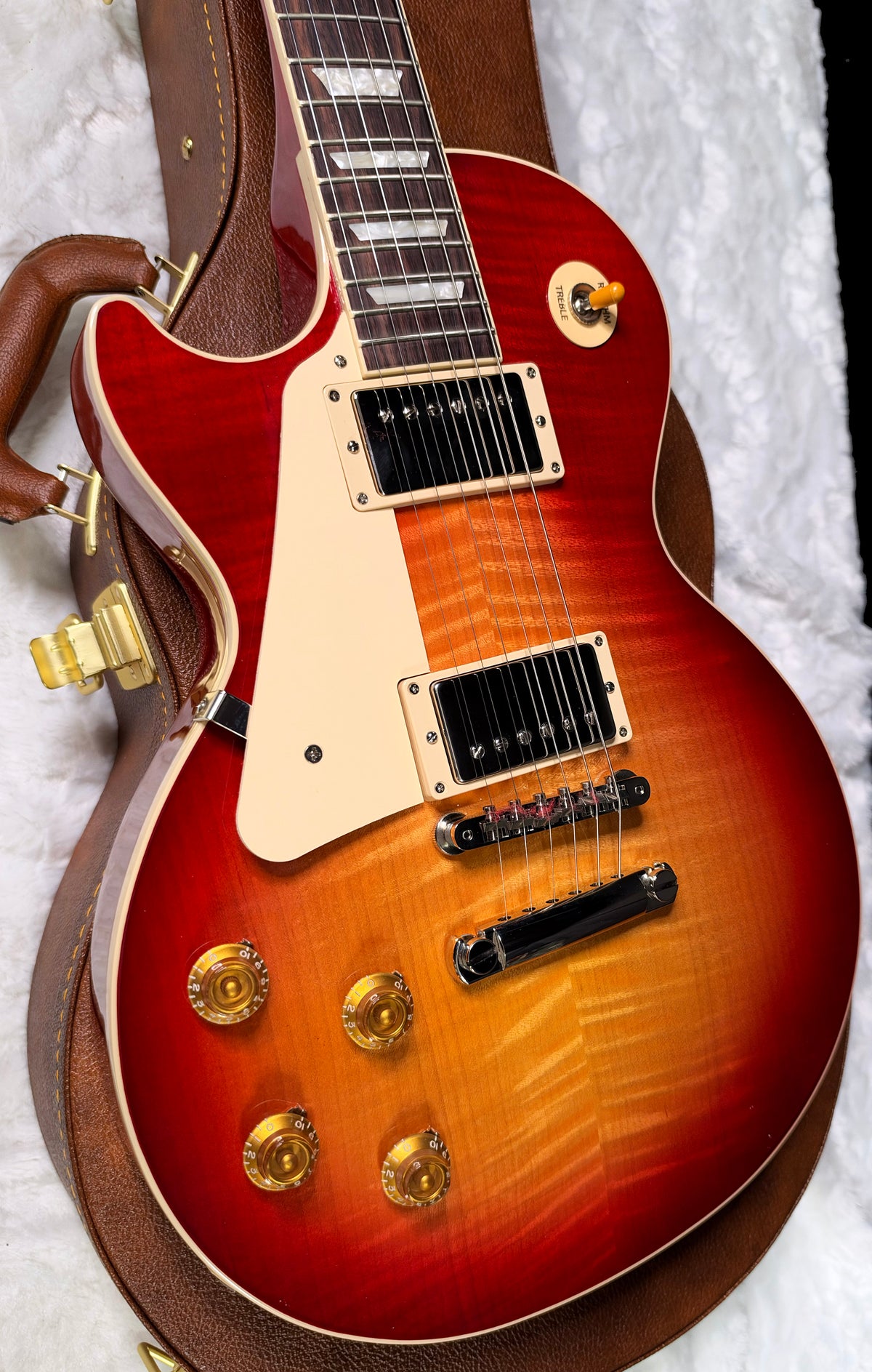 NEW ! Gibson Les Paul Standard '50s Left Handed - Sunburst - Killer Wide Flame Top! - WOW! - Authorized Dealer - Only 8.5 lbs - G08053