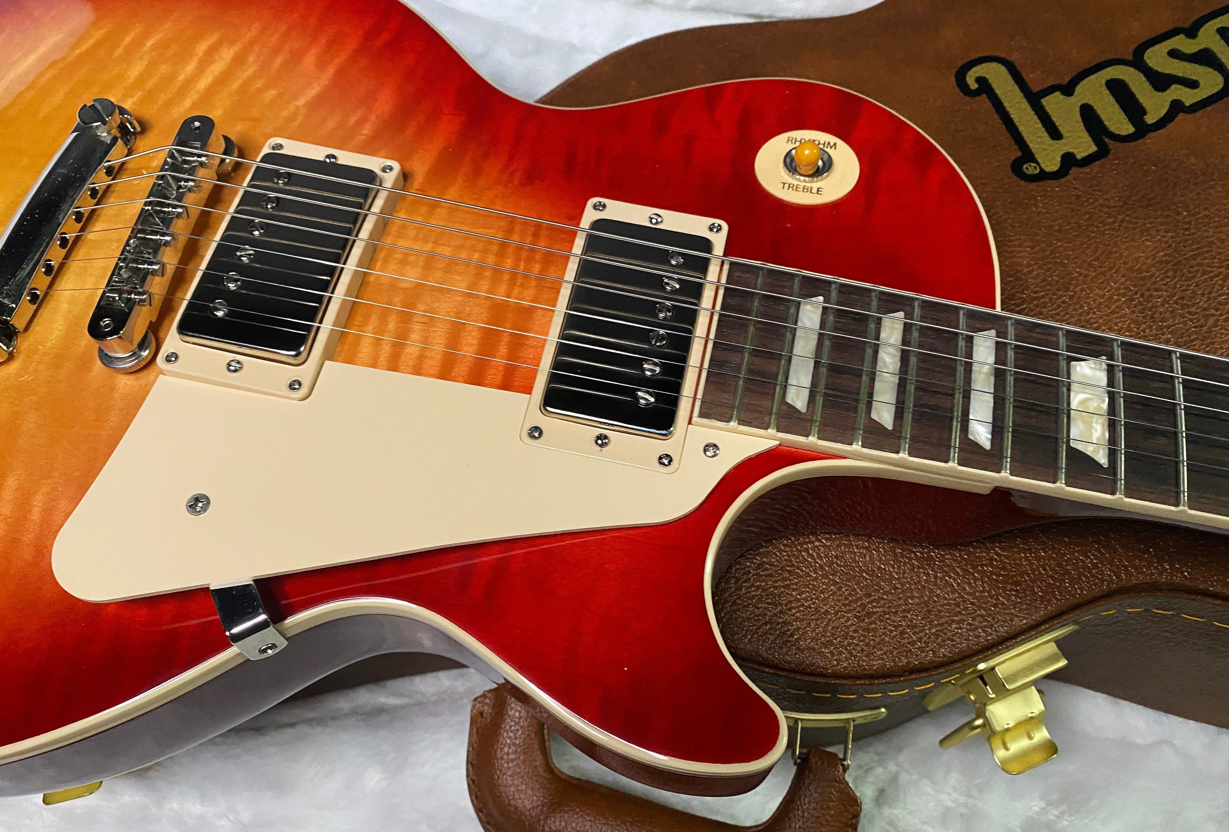 NEW ! Gibson Les Paul Standard '50s - Heritage Cherry Sunburst - Only 9 lbs - Authorized Dealer - G07257
