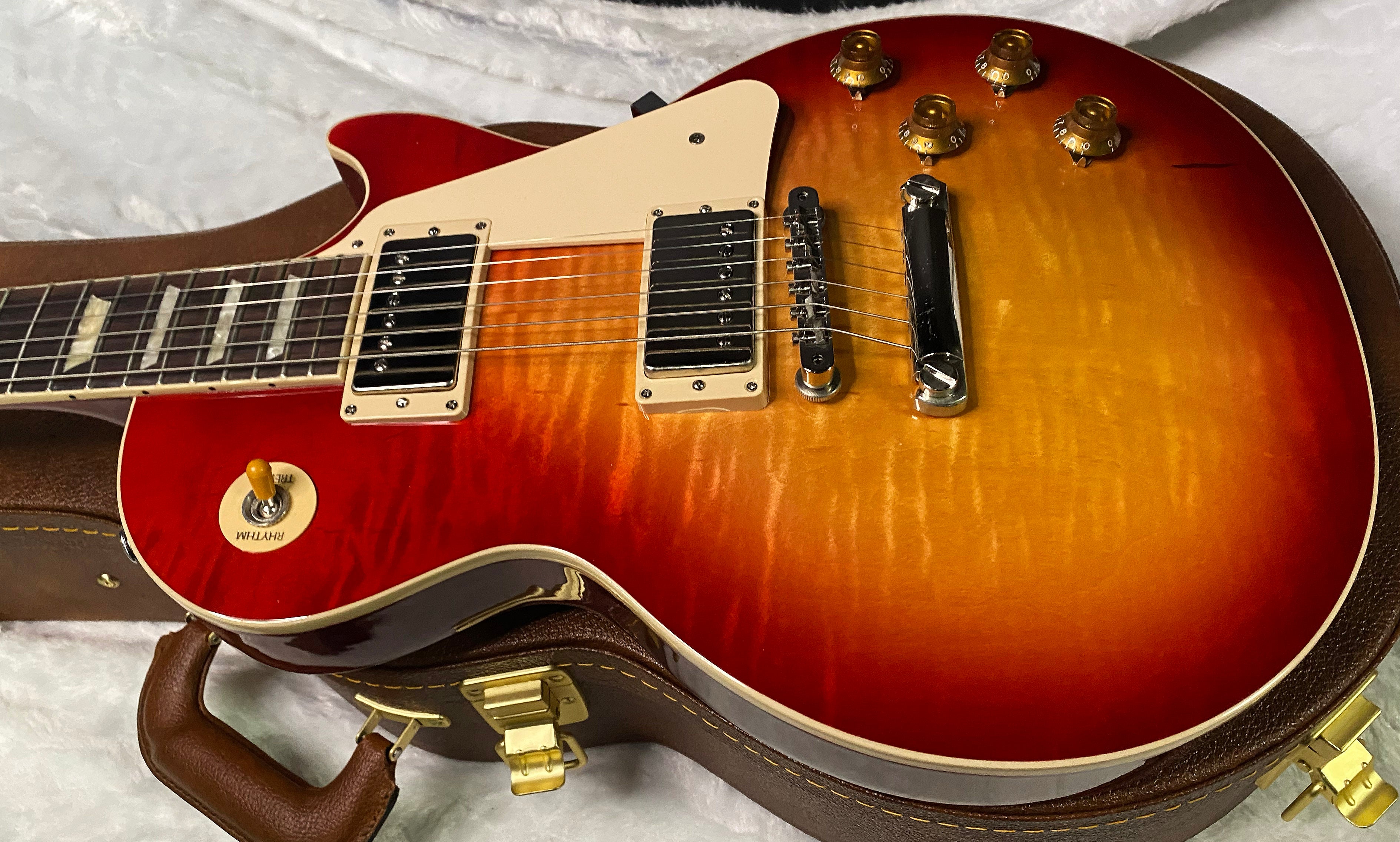 NEW ! Gibson Les Paul Standard '50s - Heritage Cherry Sunburst - Only 9 lbs - Authorized Dealer - G07257