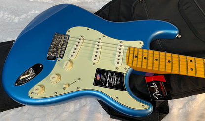 NEW! Fender American Professional Classic Stratocaster - Faded Lake Placid Blue - 7.65lbs - Authorized Dealer - G05768