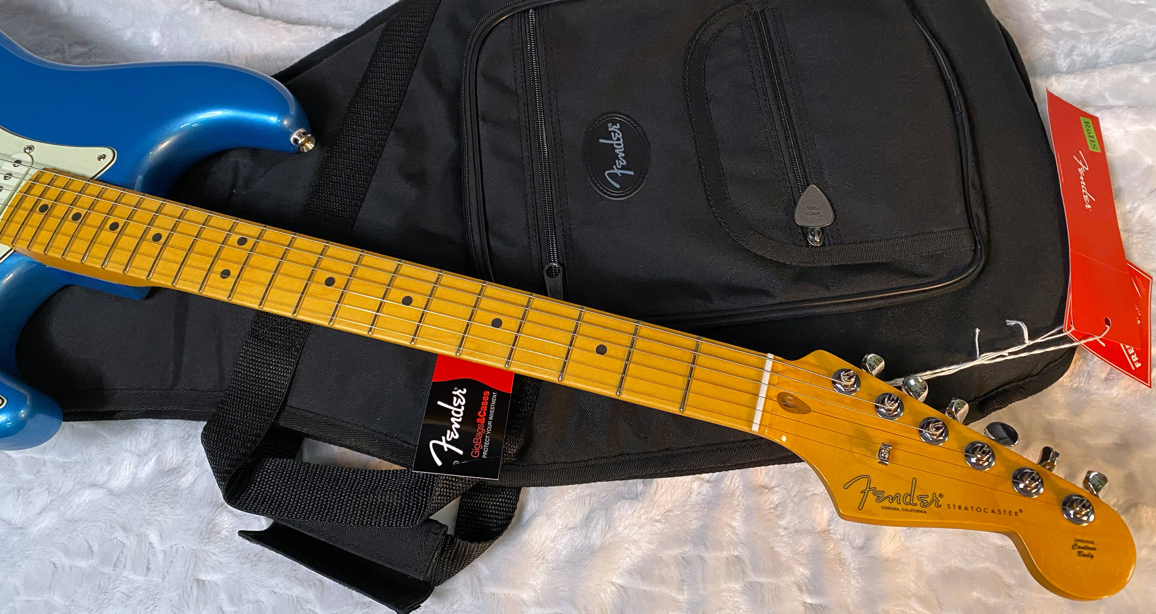 NEW! Fender American Professional Classic Stratocaster - Faded Lake Placid Blue - 7.65lbs - Authorized Dealer - G05768