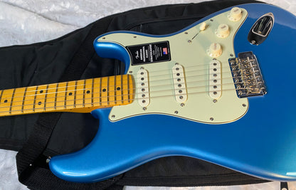 NEW! Fender American Professional Classic Stratocaster - Faded Lake Placid Blue - 7.65lbs - Authorized Dealer - G05768