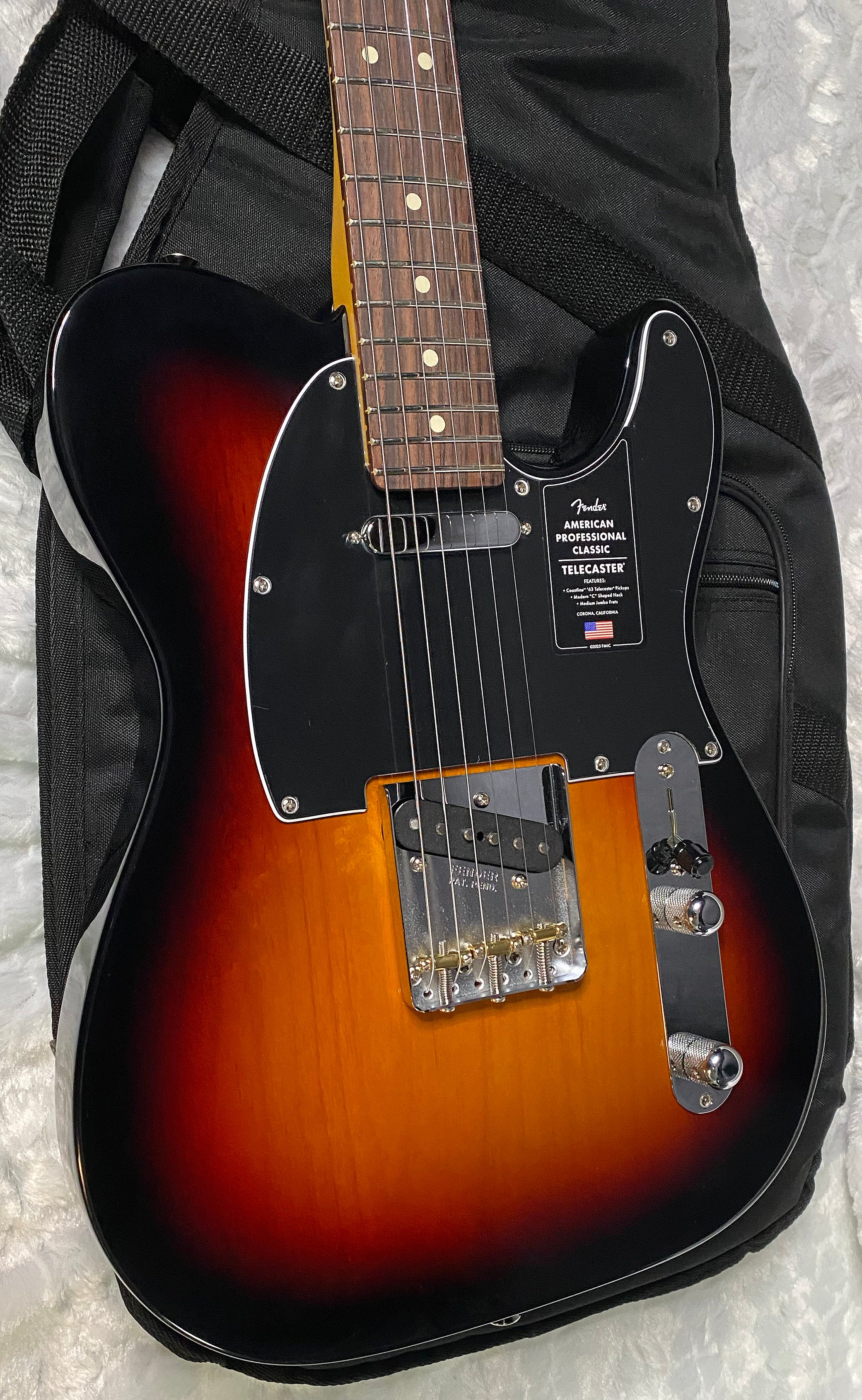 NEW ! Fender American Professional Classic Telecaster 3-Color Sunburst - 7.35lbs - Authorized Dealer - G05764
