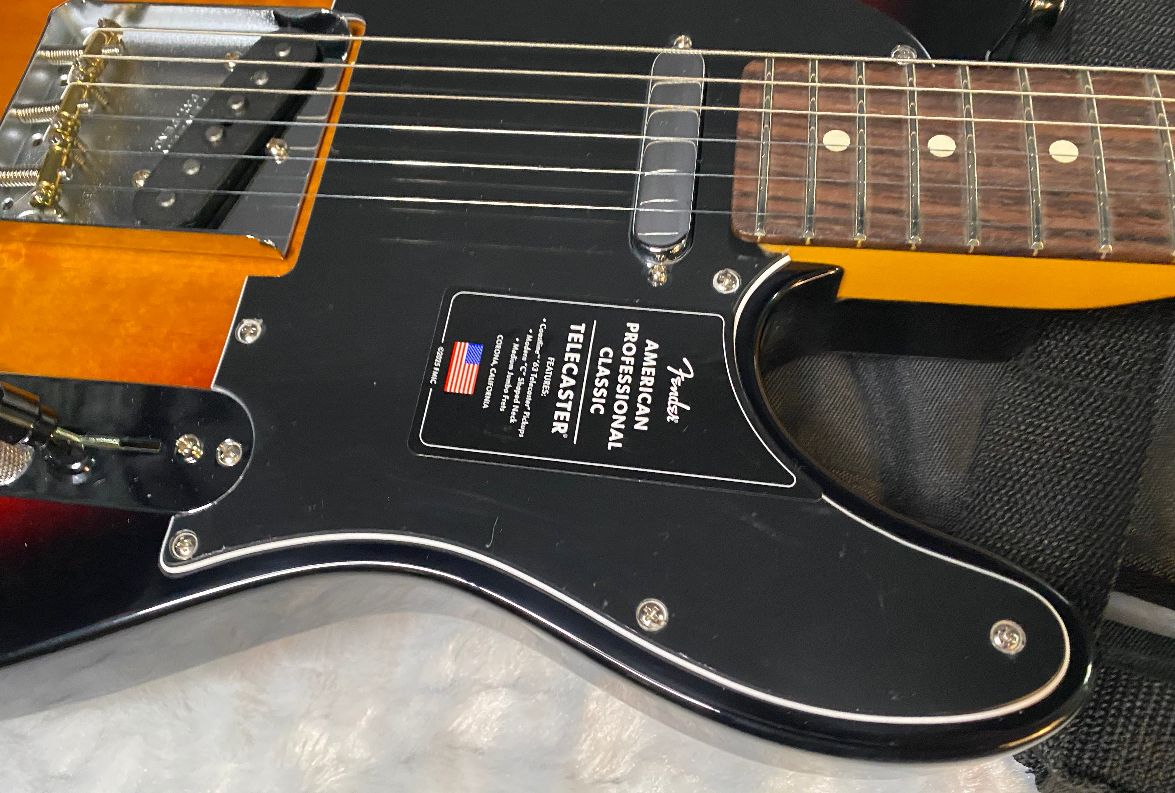 NEW ! Fender American Professional Classic Telecaster 3-Color Sunburst - 7.35lbs - Authorized Dealer - G05764