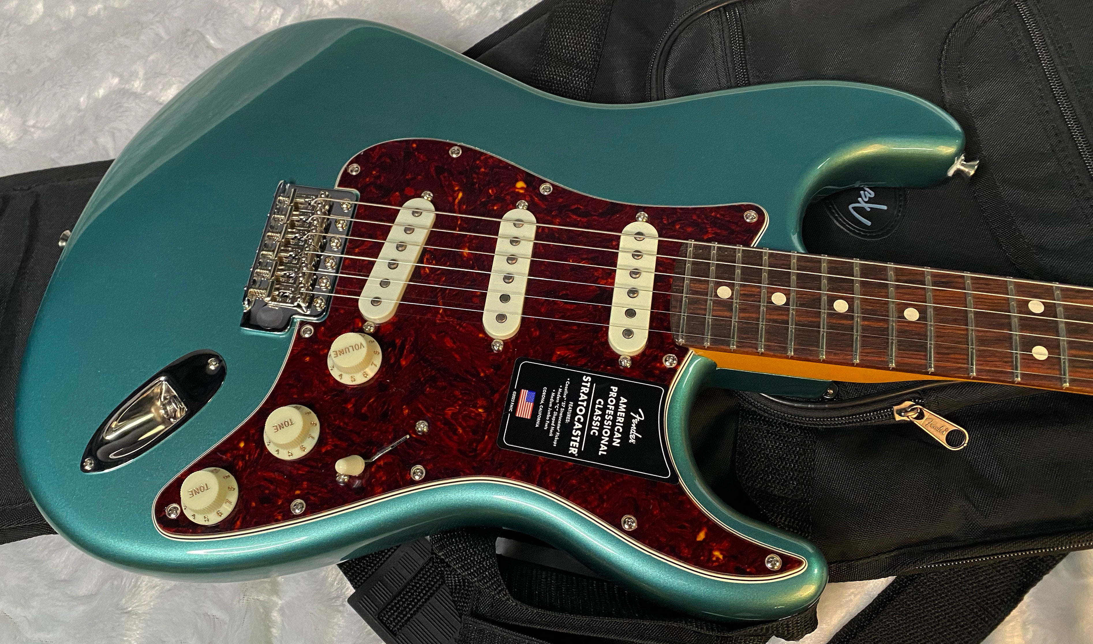 NEW ! Fender  American Professional Classic Stratocaster - Faded Sherwood Green Metallic - 7.5lbs - Authorized Dealer - G05772
