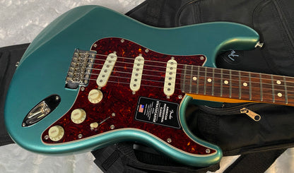 NEW ! Fender  American Professional Classic Stratocaster - Faded Sherwood Green Metallic - 7.5lbs - Authorized Dealer - G05772