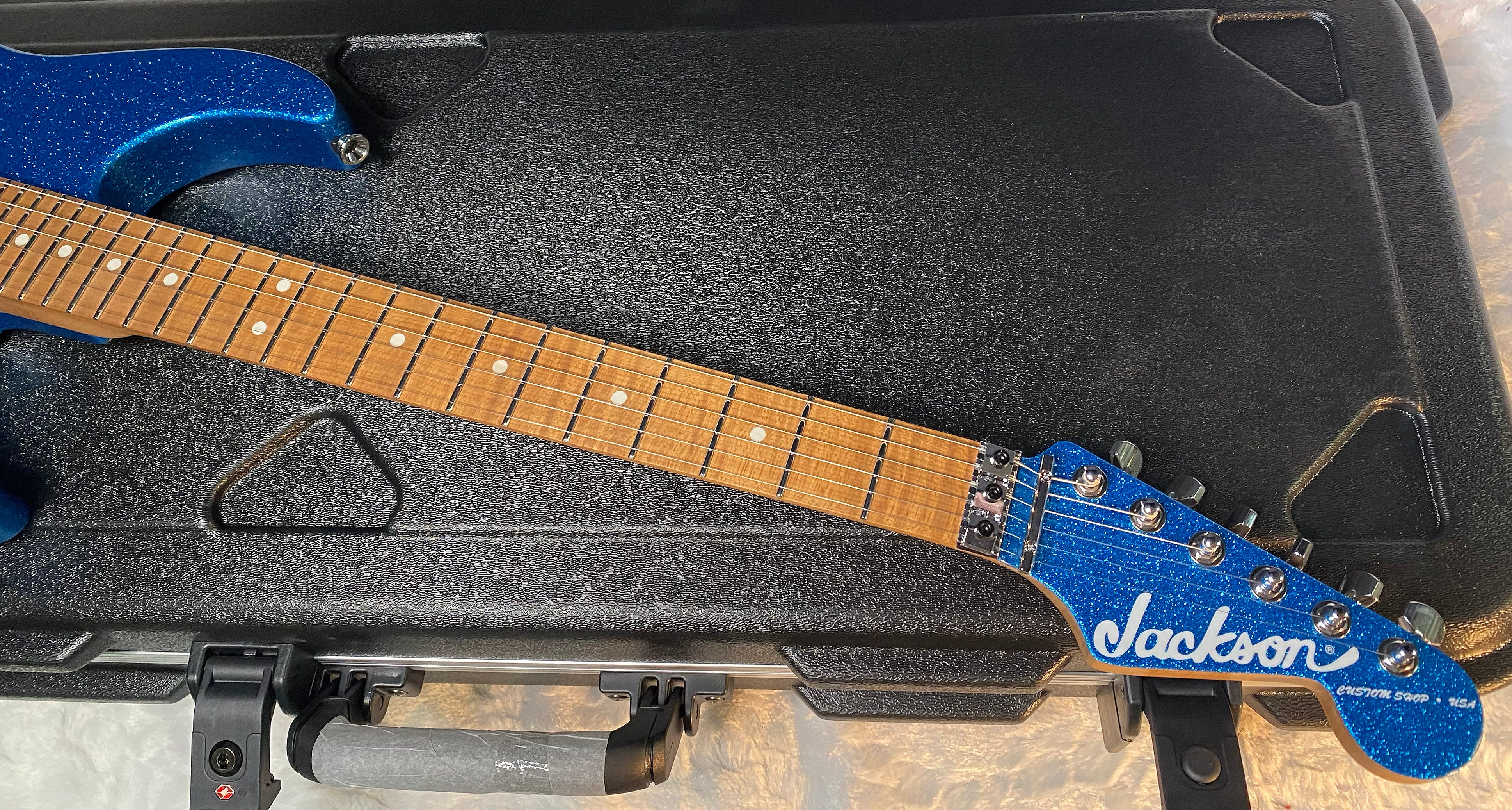 NEW ! Jackson Custom Shop Dinky HSH - Roasted Maple Neck & Fretboard - DK - Blue Sparkle - Authorized Dealer - 8.3 lbs - G06649