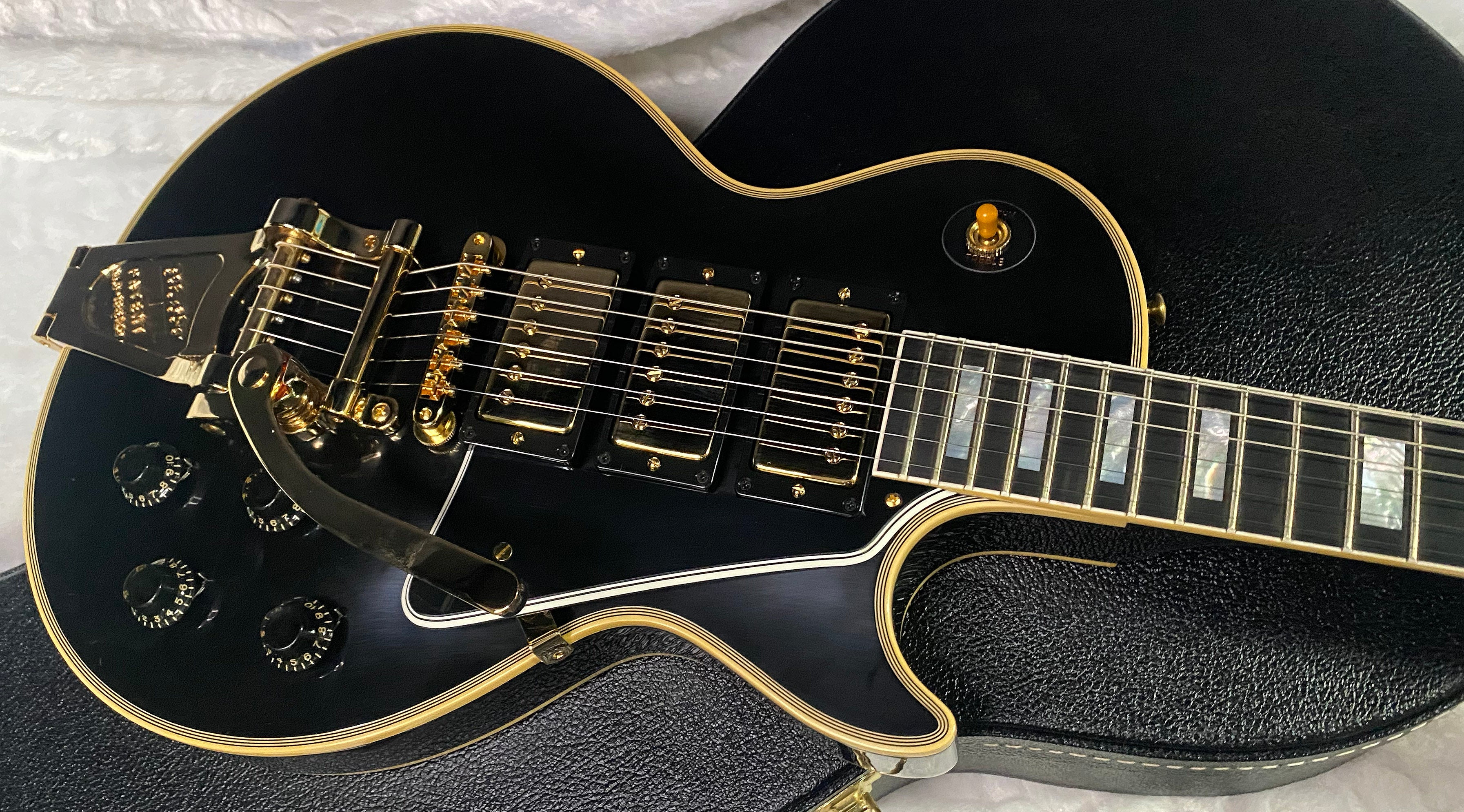 NEW! Gibson Les Paul Custom 3 Pick-UP 1957 Reissue VOS Custom Shop Authorized Dealer Bigsby - Only 9.5lbs - G07269