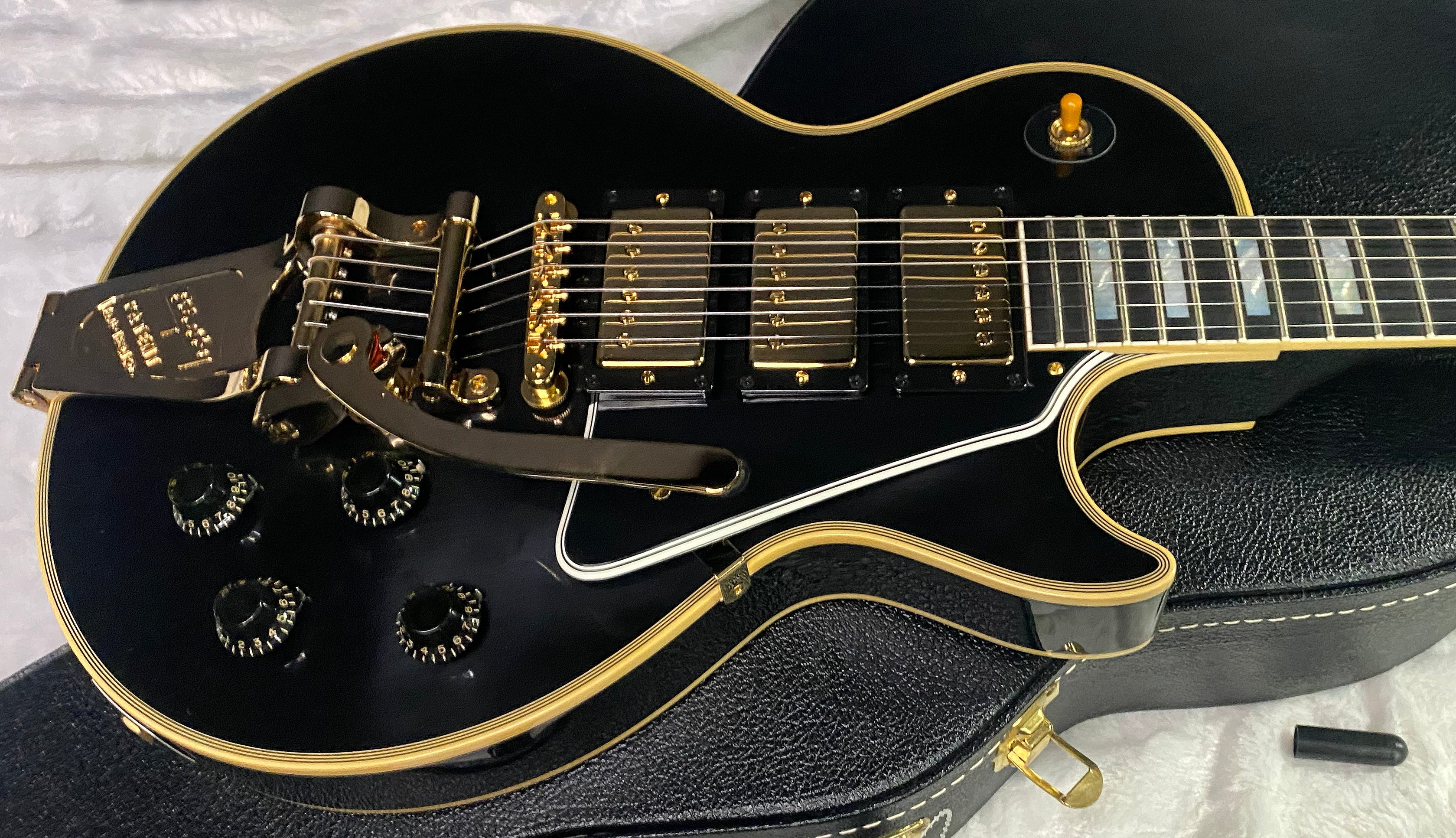 NEW! Gibson Les Paul Custom 3 Pick-UP 1957 Reissue VOS Custom Shop Authorized Dealer Bigsby - Only 9.5lbs - G07269