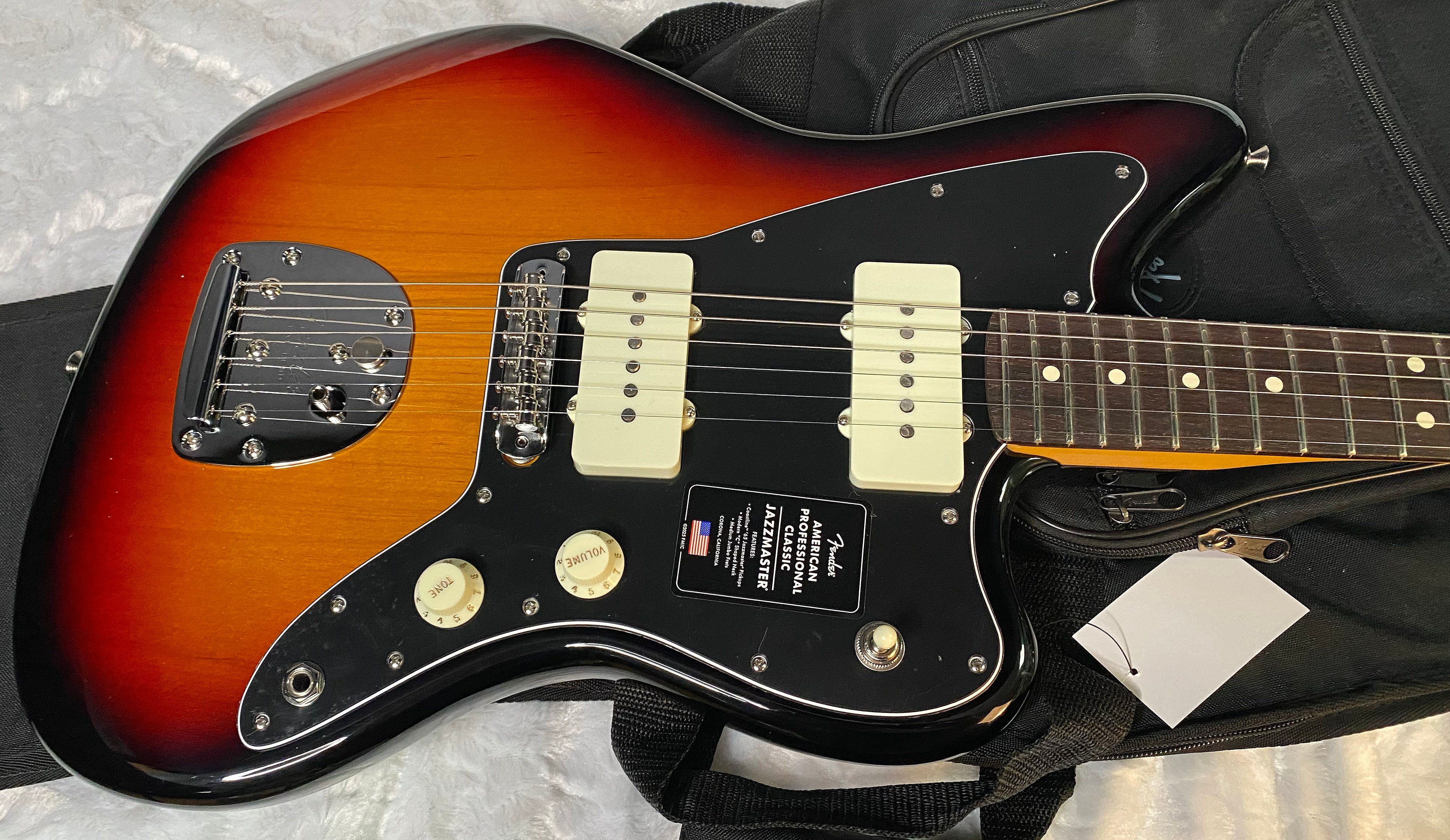 NEW! Fender American Professional Classic Jazzmaster - 3-Color Sunburst - 7.9lbs - Authorized Dealer - G05773