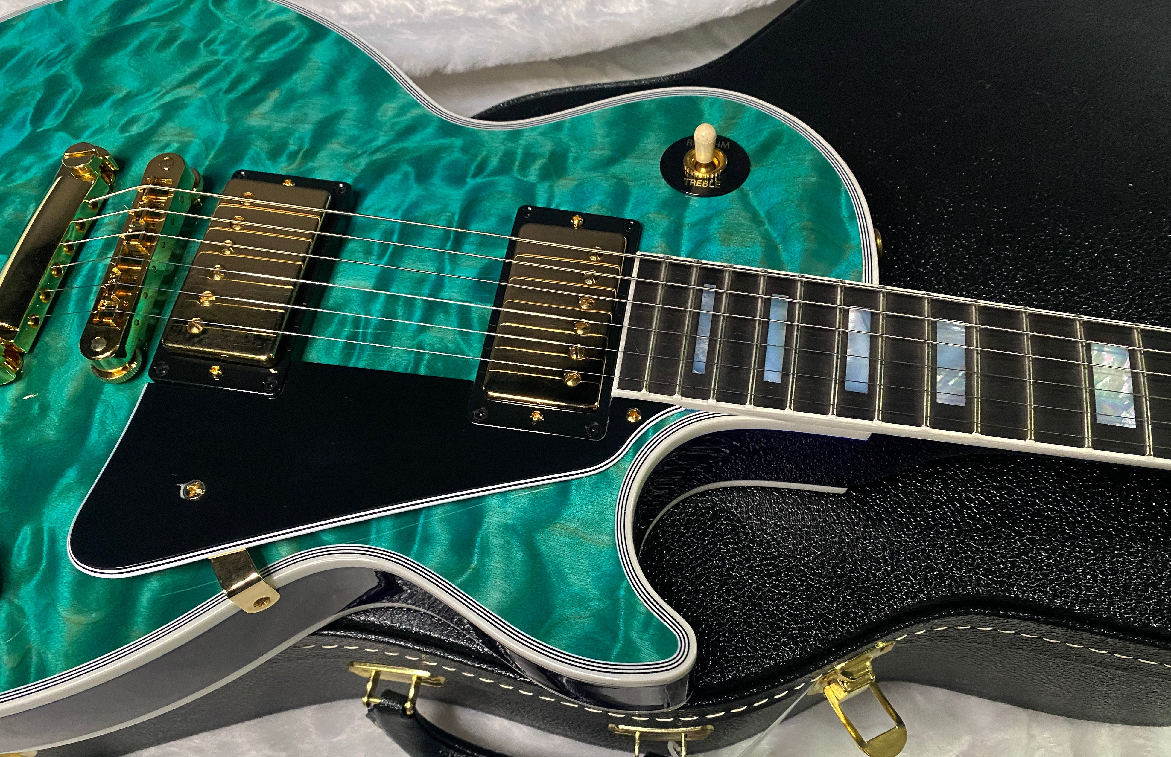 NEW! Gibson Dealer Select Custom Shop Les Paul Custom AAAAA Quilt 5AQ - Aqua Blue - Authorized Dealer - WOW! 9.6 lbs - G07305