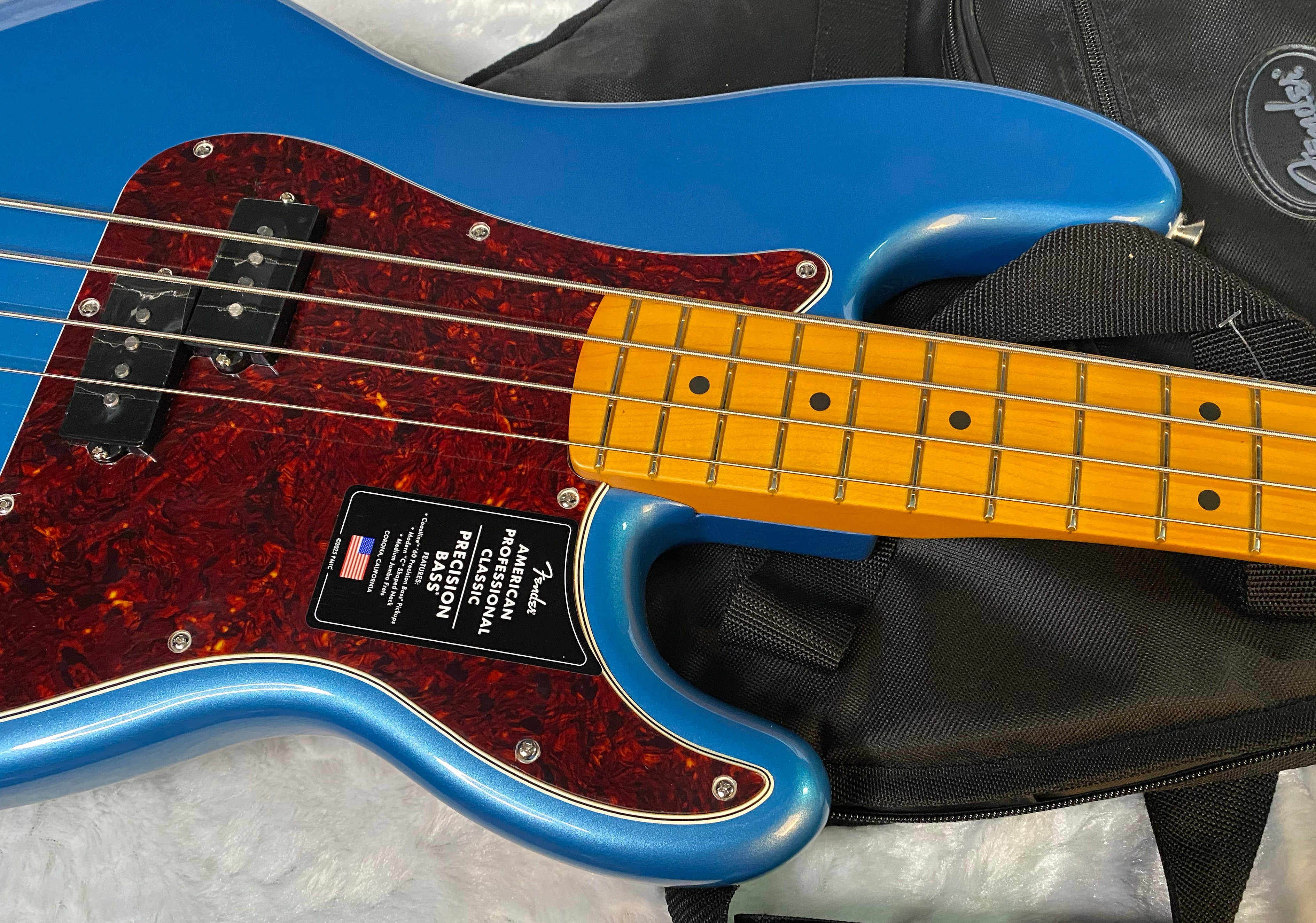 NEW! Fender American Professional Classic Precision Bass - Faded Lake Placid Blue - 9lbs - Authorized Dealer - G05766