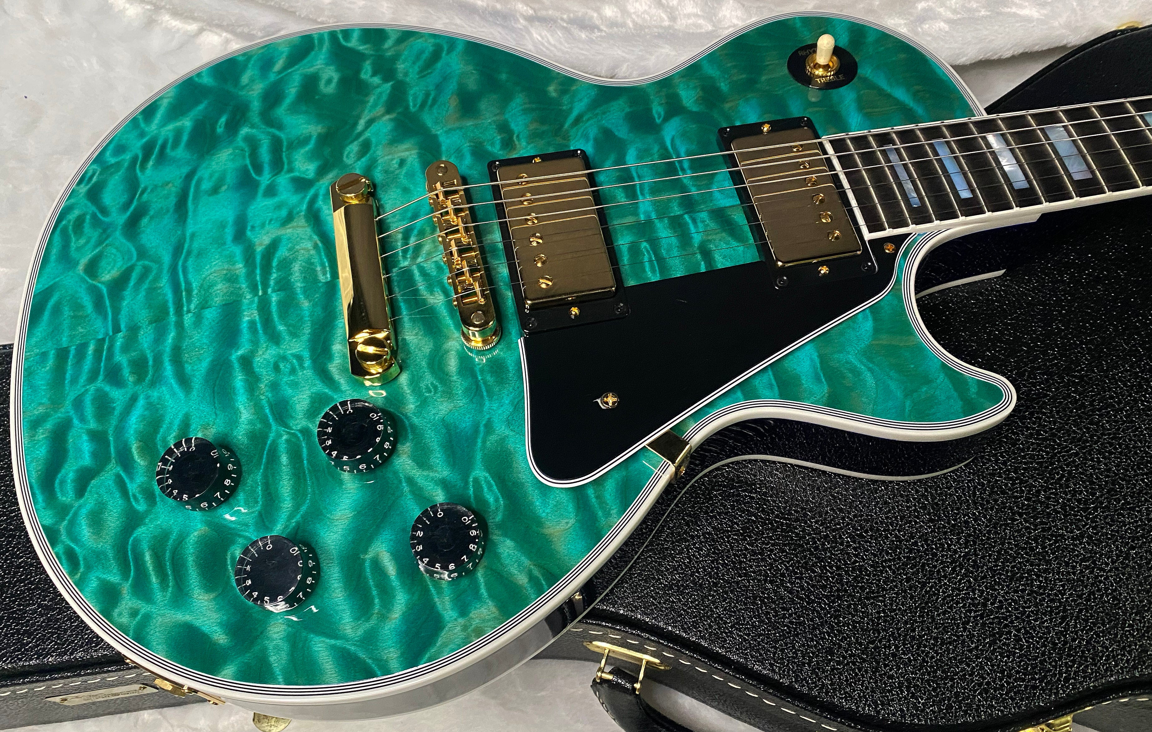 NEW! Gibson Dealer Select Custom Shop Les Paul Custom AAAAA Quilt 5AQ - Aqua Blue - Authorized Dealer - WOW! 9.6 lbs - G07305