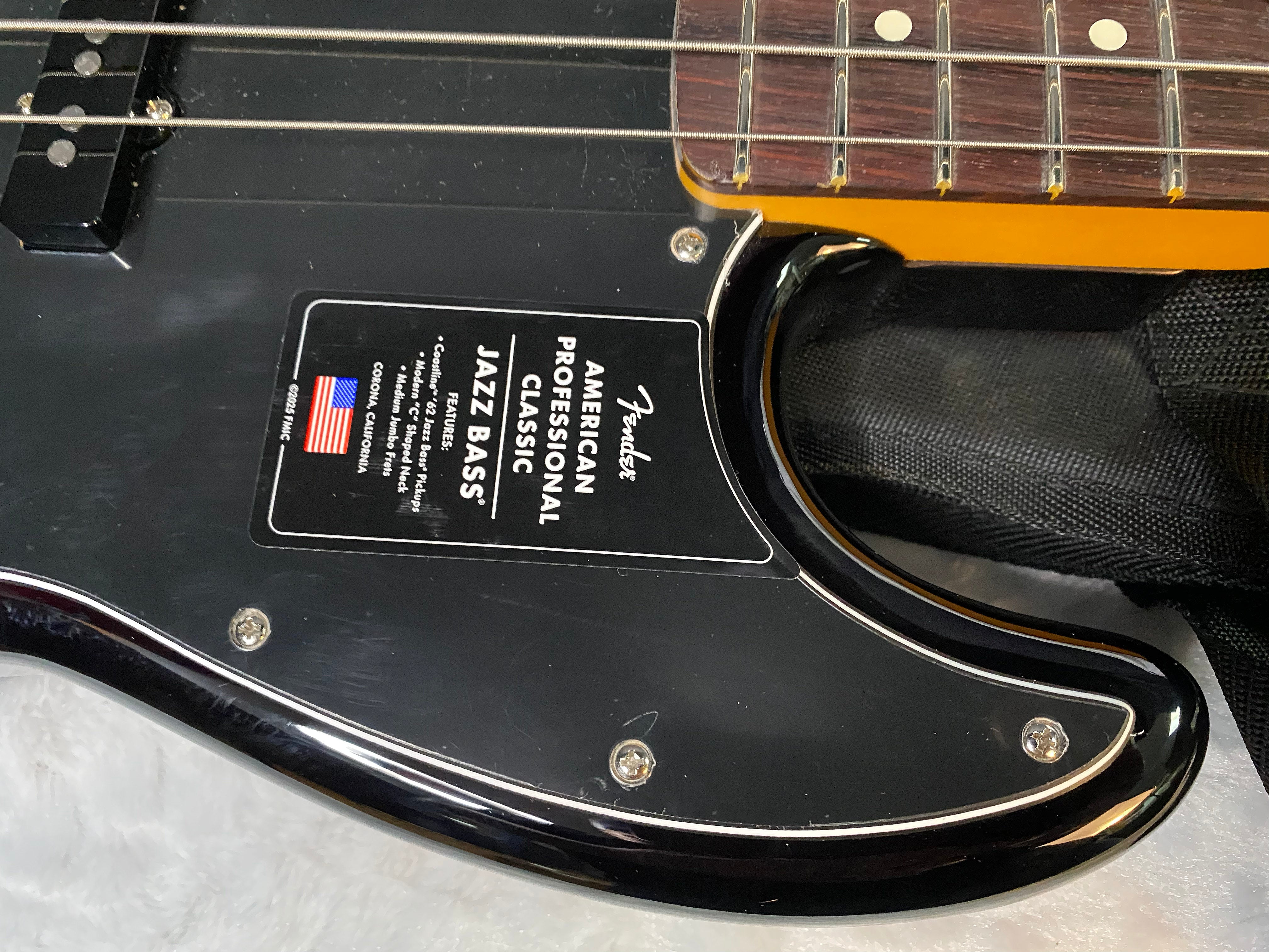 NEW ! Fender American Professional Classic Jazz Bass - 3-Color Sunburst - 8.9lbs - Authorized Dealer - In-Stock! G05761