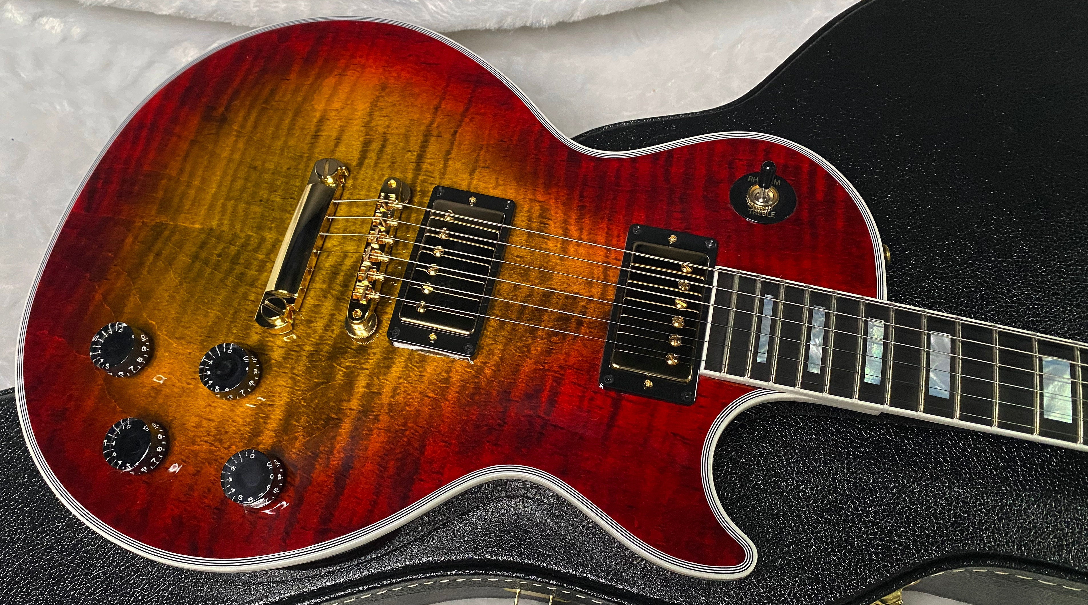 NEW! Gibson Les Paul Custom Axcess - Bengal Burst - ABSOLUTELY KILLER Flame! Only 8 lbs - Authorized Dealer - G07283