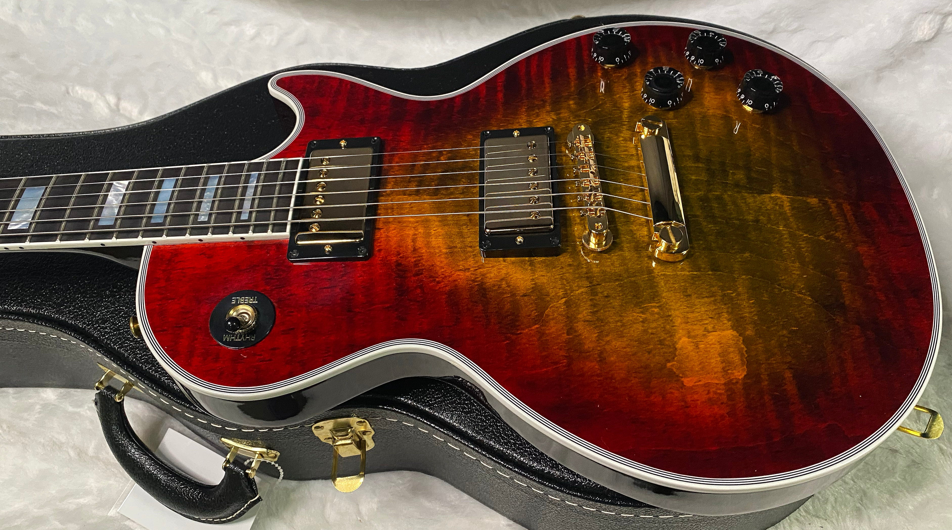 NEW! Gibson Les Paul Custom Axcess - Bengal Burst - ABSOLUTELY KILLER Flame! Only 8 lbs - Authorized Dealer - G07283