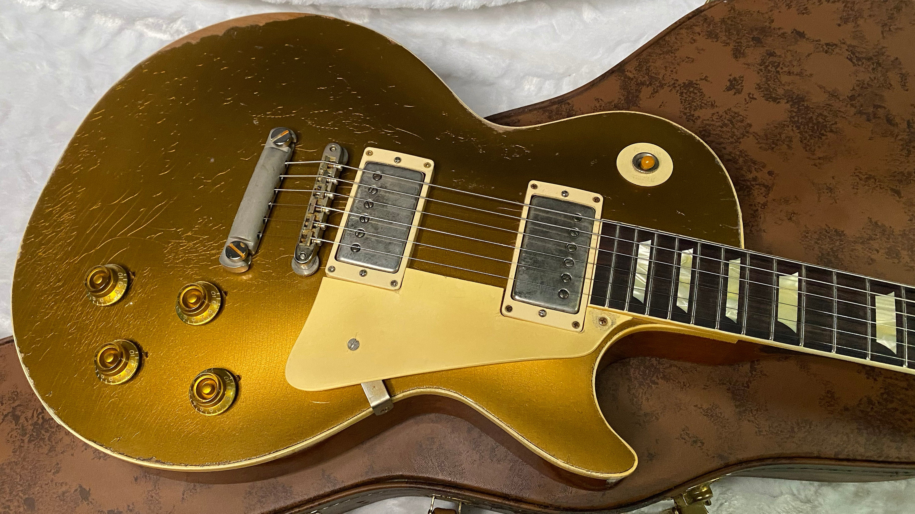 NEW! Gibson Custom Shop '57 Les Paul Gold Top Reissue Ultra Heavy Murphy Lab - Authorized Dealer - 8.8 lbs! - G07284