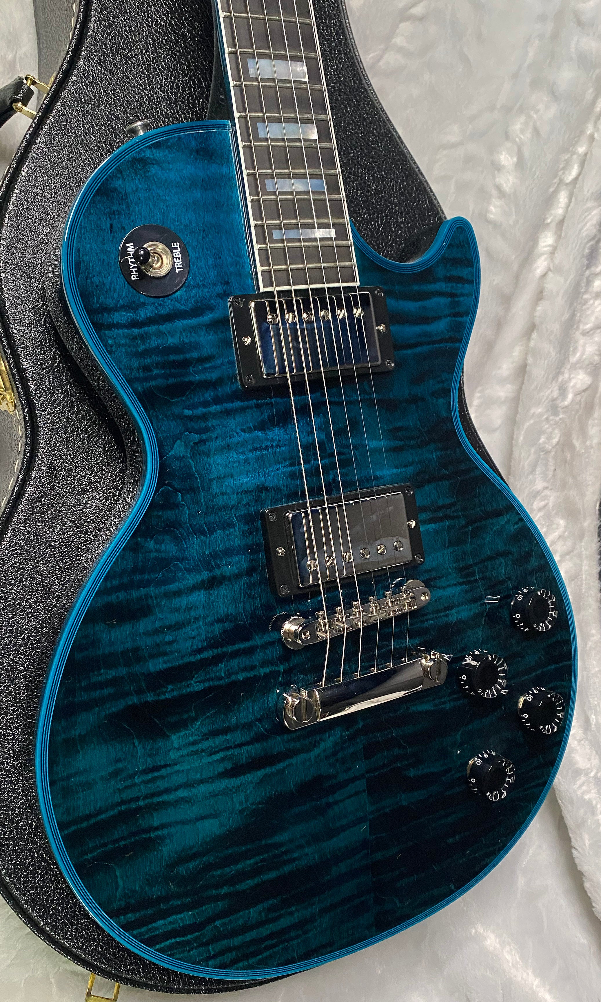 NEW! Gibson Les Paul Custom Peacock Widow - Monster Flame Top! Limited Edition - Weighs in at 8.3 lbs - Authorized Dealer - G07310