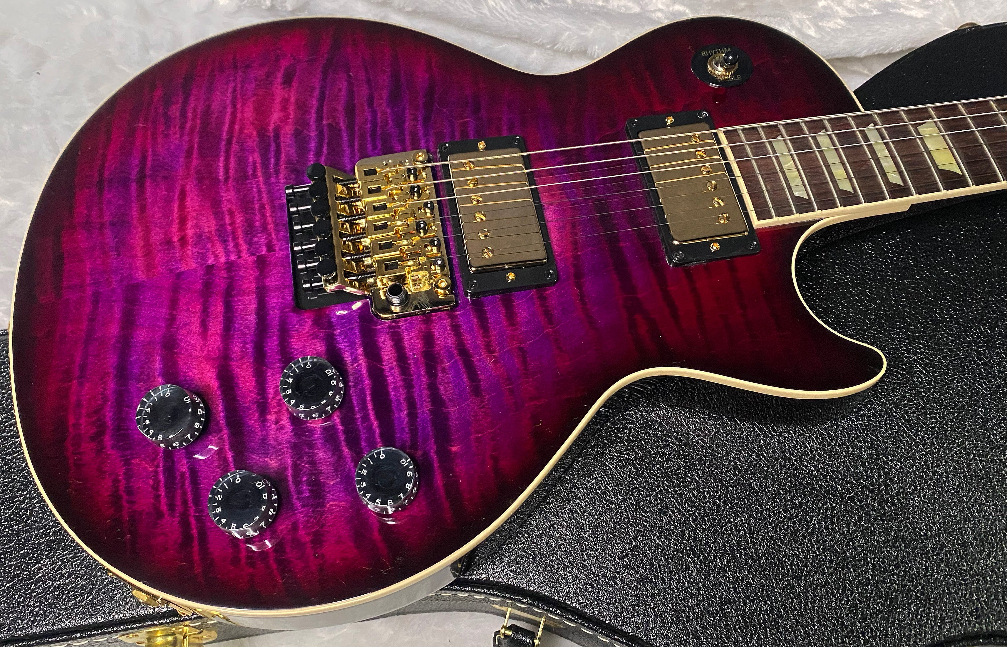 NEW! Gibson Custom Les Paul Axcess Standard Figured Top Floyd Rose Electric Guitar - Greatest Hits II - Authorized Dealer - Tri-Berry Burst - WOW! 8.3lbs - G07307