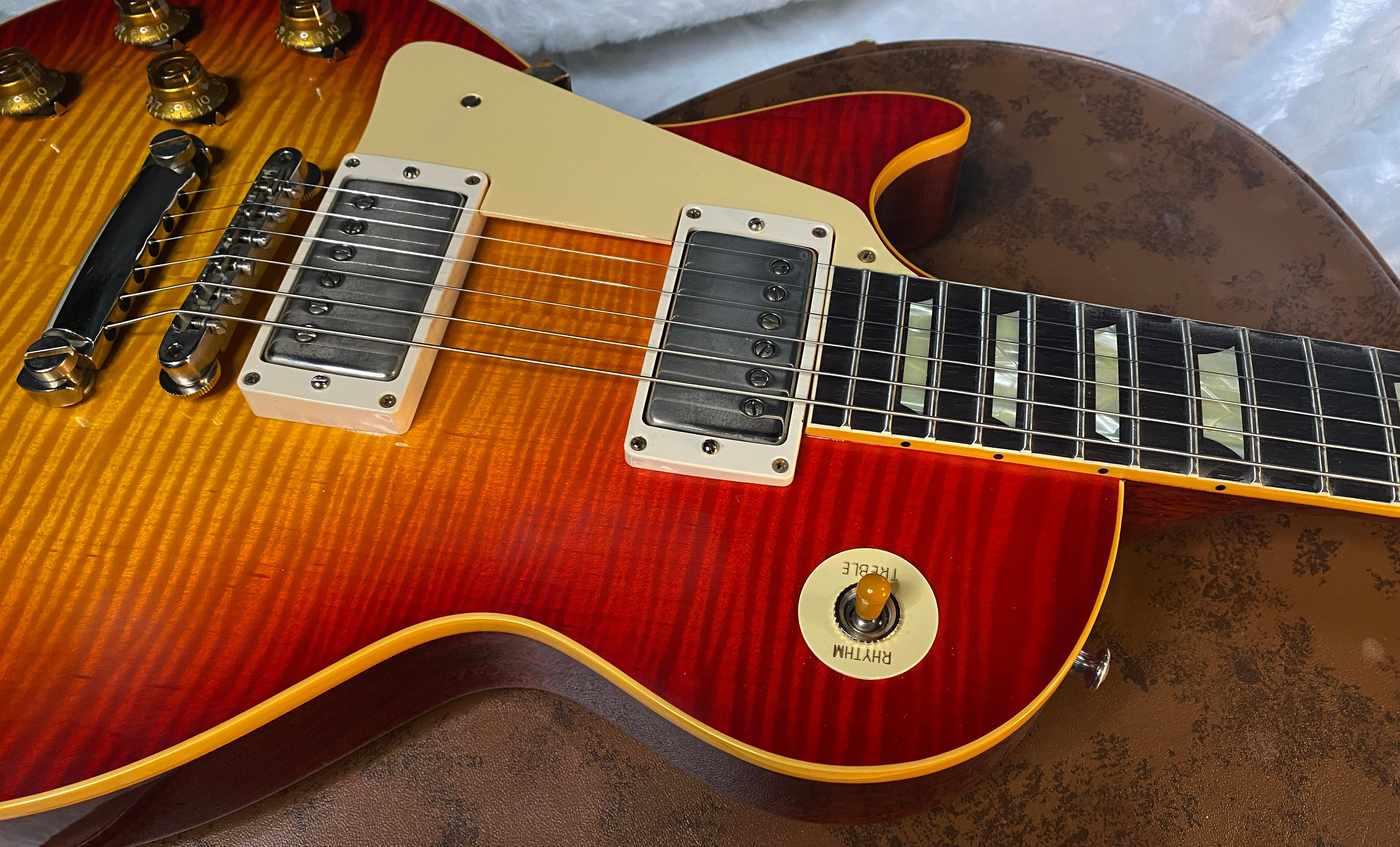 NEW ! Gibson Custom Shop 1959 Les Paul - Left Handed - Washed Cherry Sunburst - Authorized Dealer - Hand Picked KILLER Flame Top - VOS - 9 lbs - G06669
