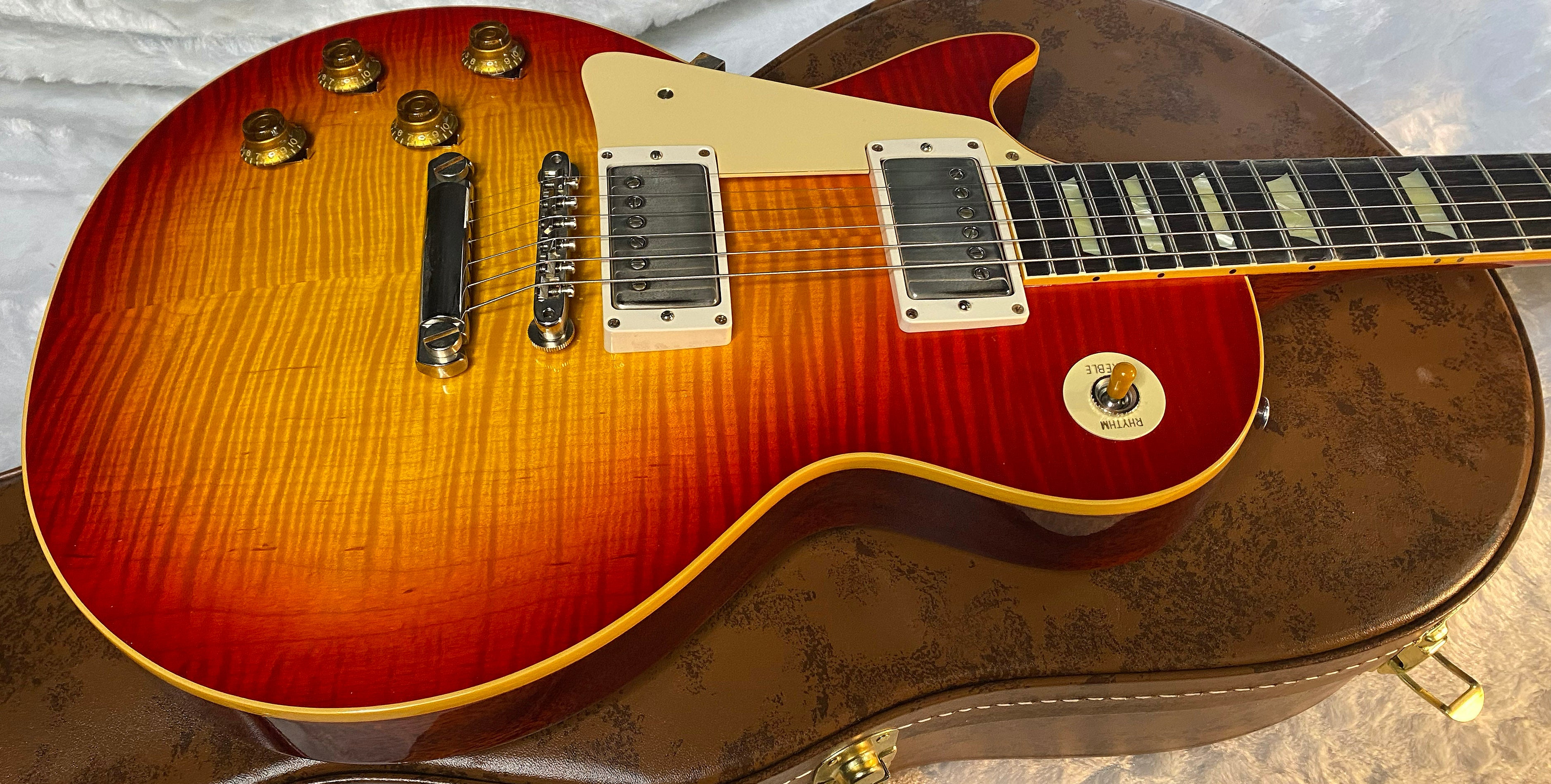 NEW ! Gibson Custom Shop 1959 Les Paul - Left Handed - Washed Cherry Sunburst - Authorized Dealer - Hand Picked KILLER Flame Top - VOS - 9 lbs - G06669