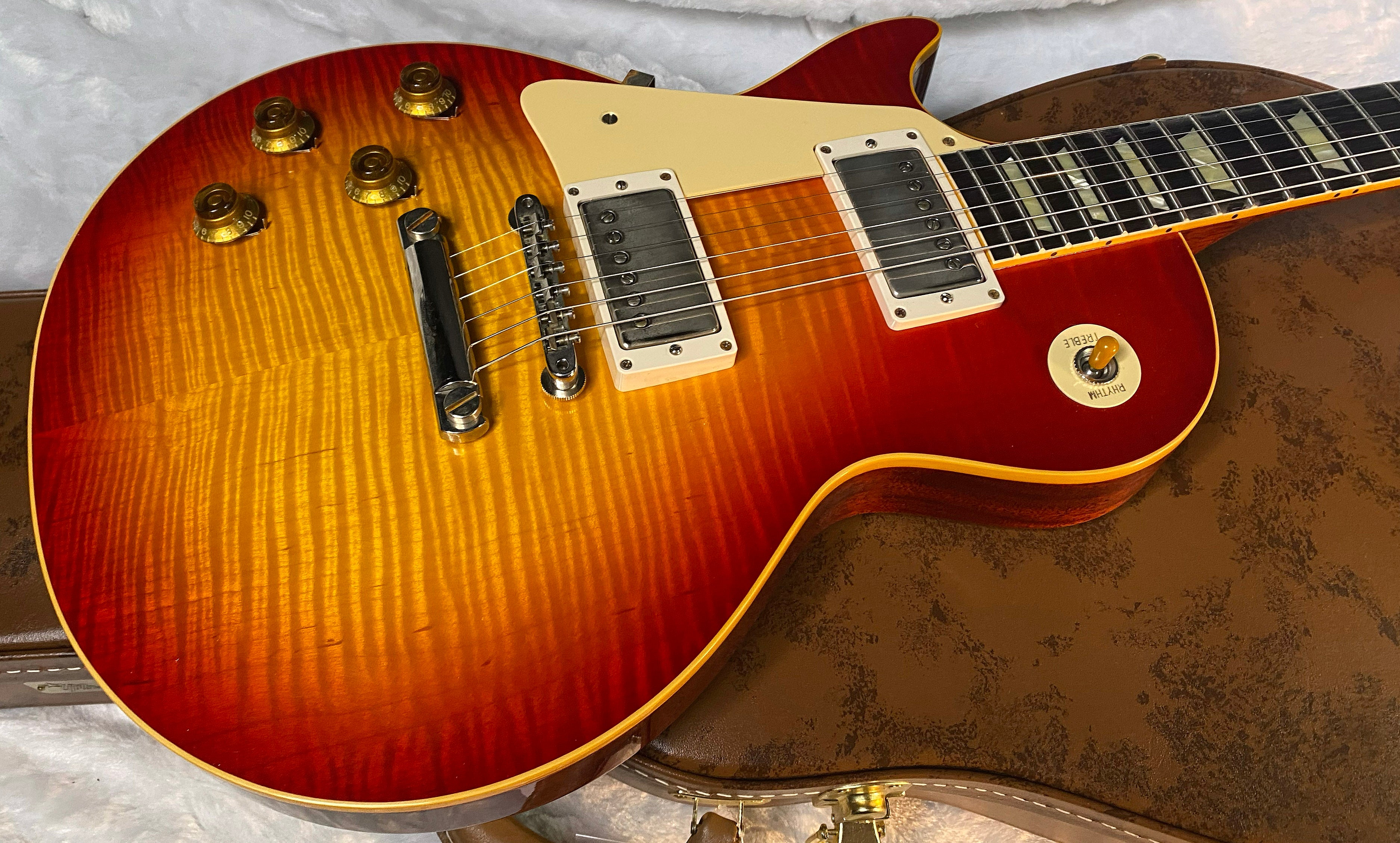NEW ! Gibson Custom Shop 1959 Les Paul - Left Handed - Washed Cherry Sunburst - Authorized Dealer - Hand Picked KILLER Flame Top - VOS - 9 lbs - G06669