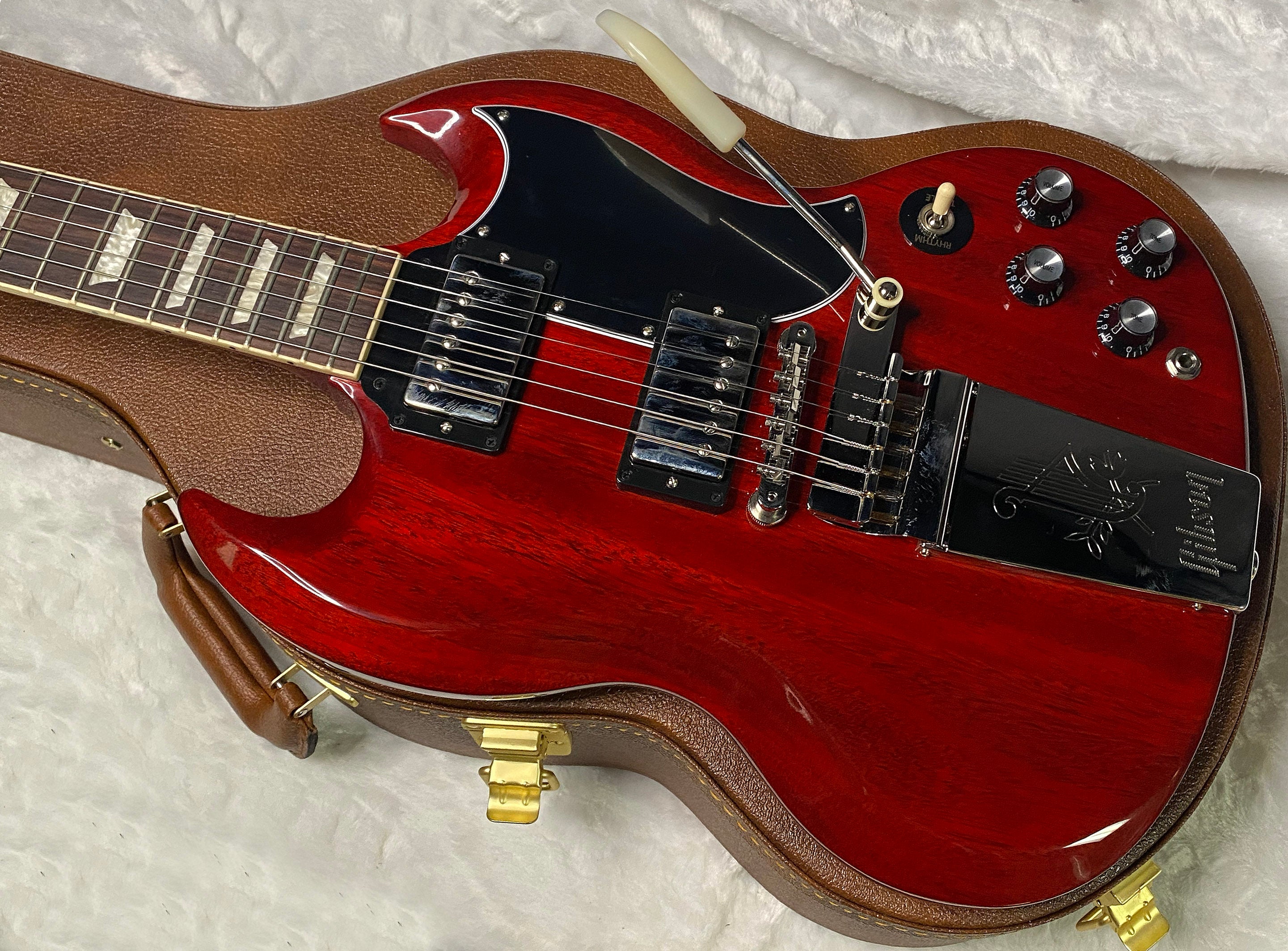 NEW! Gibson SG Standard '61 Maestro Vibrola Vintage Cherry - 6.95 lbs - Authorized Dealer! G07337