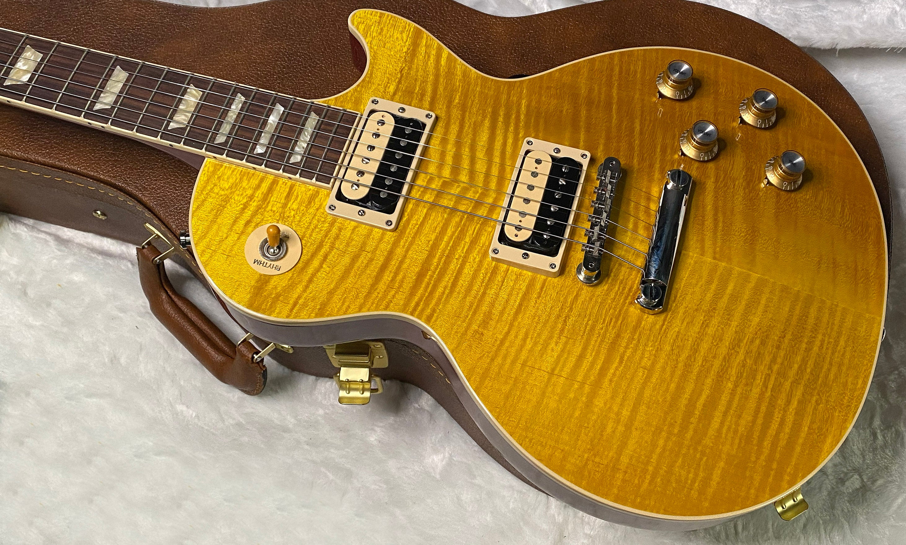 NEW ! Gibson Les Paul Slash - Appetite Burst - Beautiful Flame Top - Authorized Dealer - 9 lbs - G07348