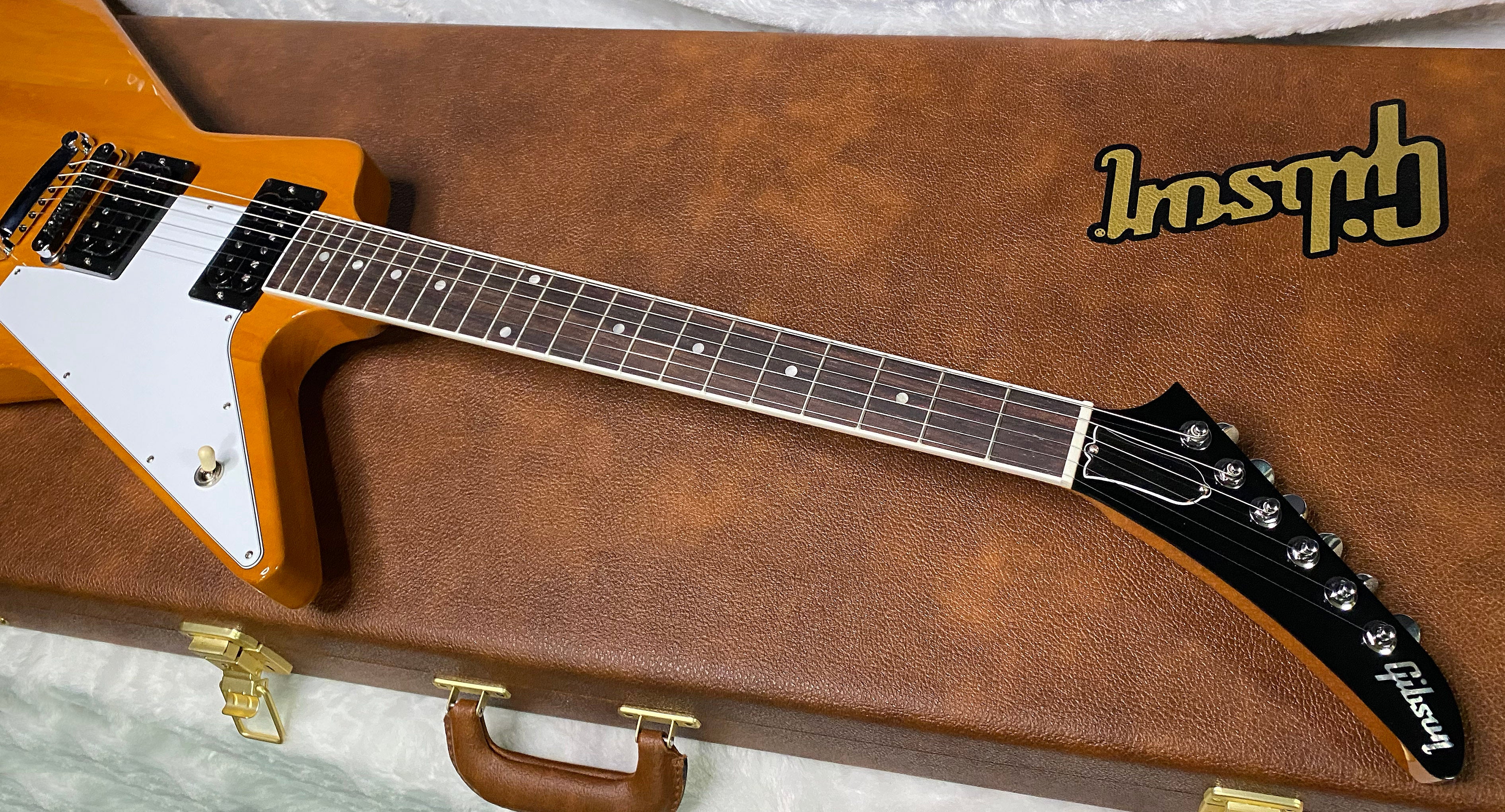 NEW! Gibson '70s Explorer - Antique Natural - Authorized Dealer - Only 7.1 - G07320