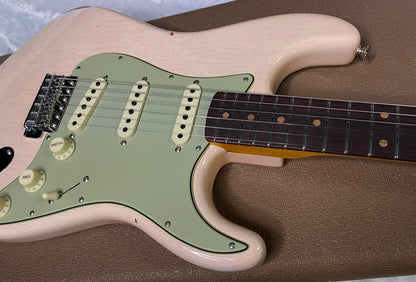 NEW! Fender Custom Shop Late-1962 Stratocaster Relic with Closet Classic Hardware - Super-Faded Aged Shell Pink - Only 7.5lbs - Authorized Dealer - G06688