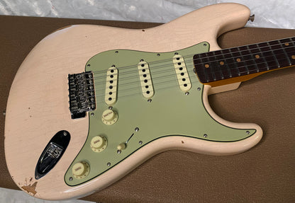 NEW! Fender Custom Shop Late-1962 Stratocaster Relic with Closet Classic Hardware - Super-Faded Aged Shell Pink - Only 7.5lbs - Authorized Dealer - G06688