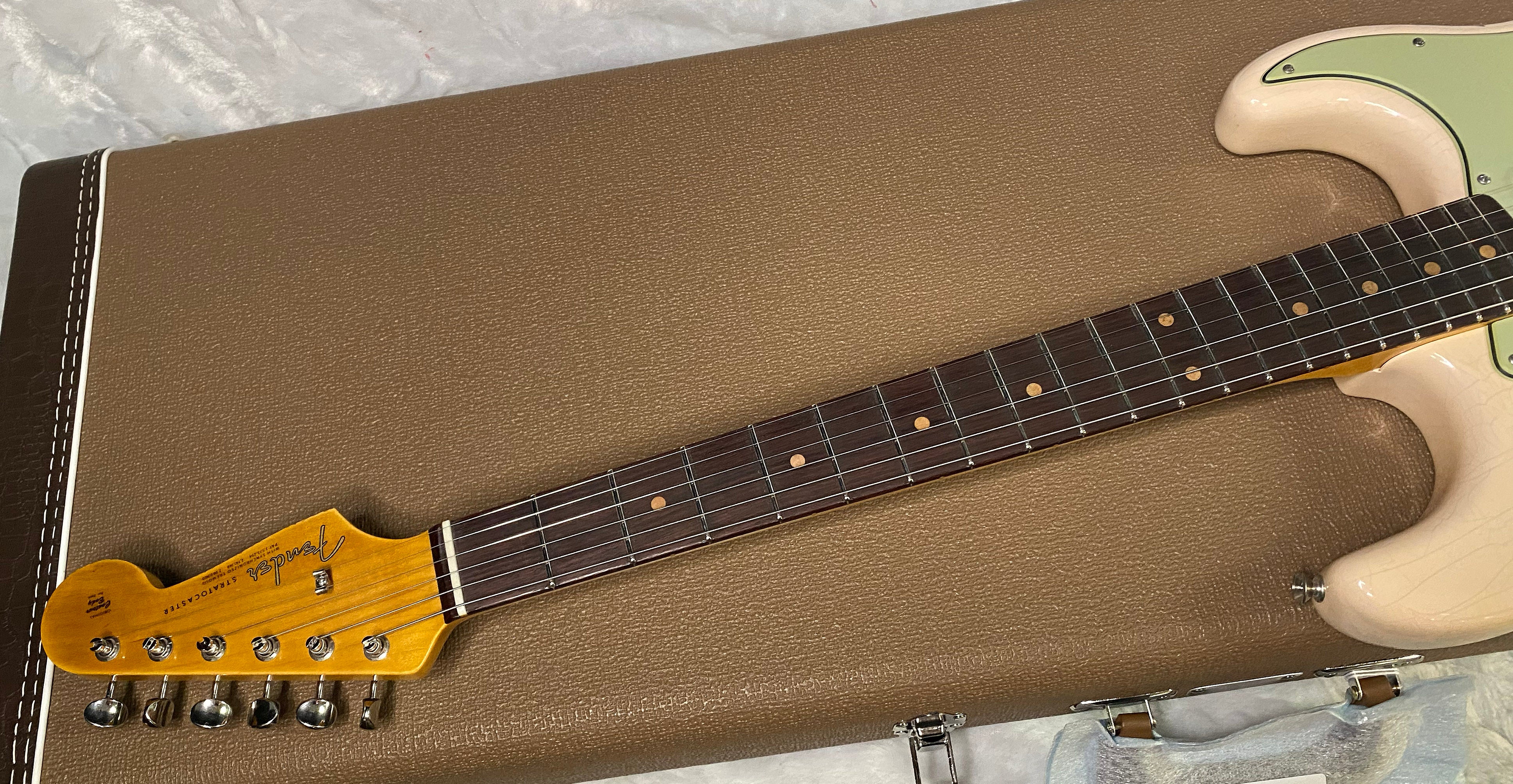 NEW! Fender Custom Shop Late-1962 Stratocaster Relic with Closet Classic Hardware - Super-Faded Aged Shell Pink - Only 7.5lbs - Authorized Dealer - G06688