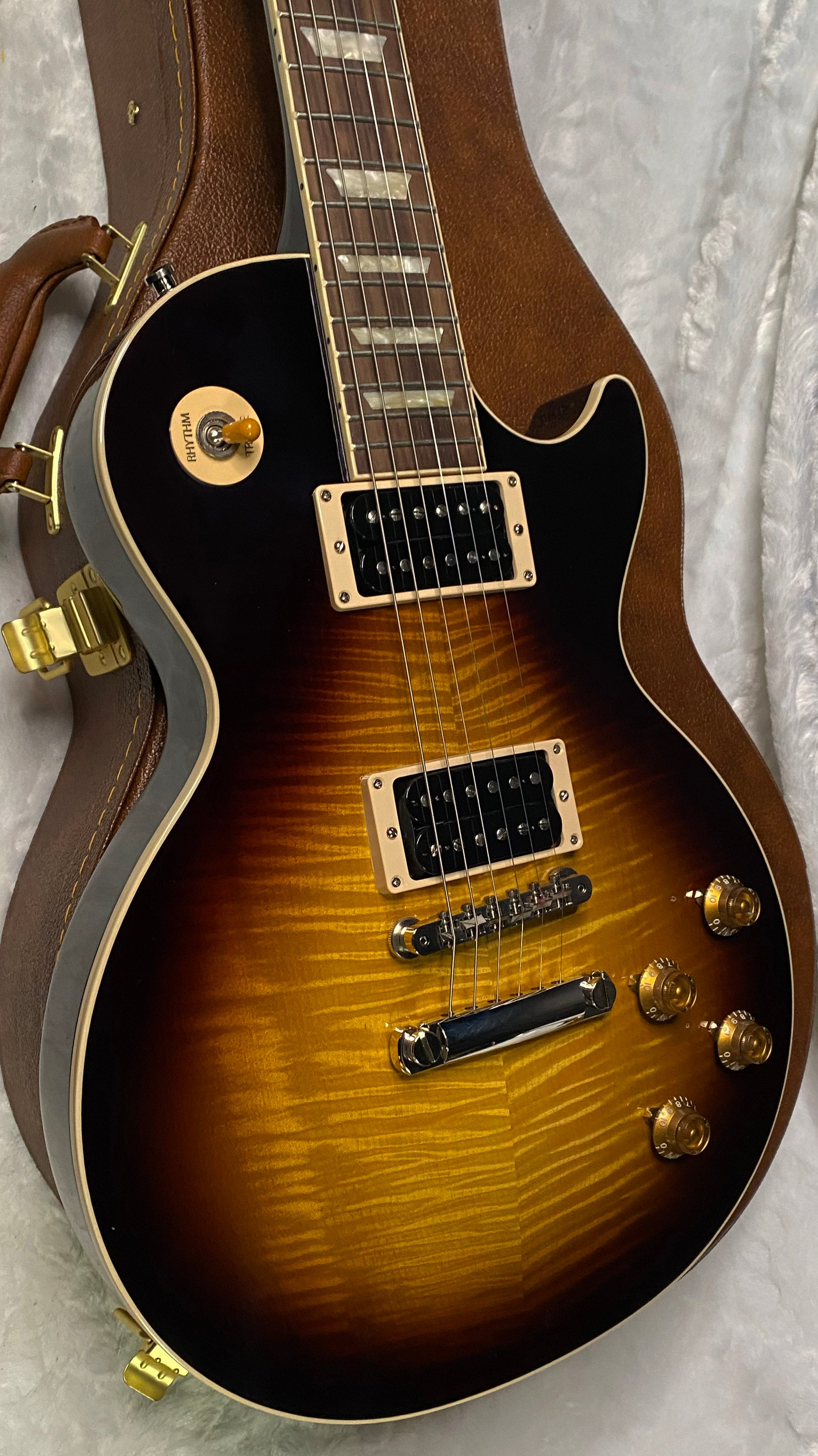 NEW ! Gibson Slash Les Paul Standard - November Burst - Killer Curly Flame Maple Top - Only 8.3 lbs - Authorized Dealer - G07332