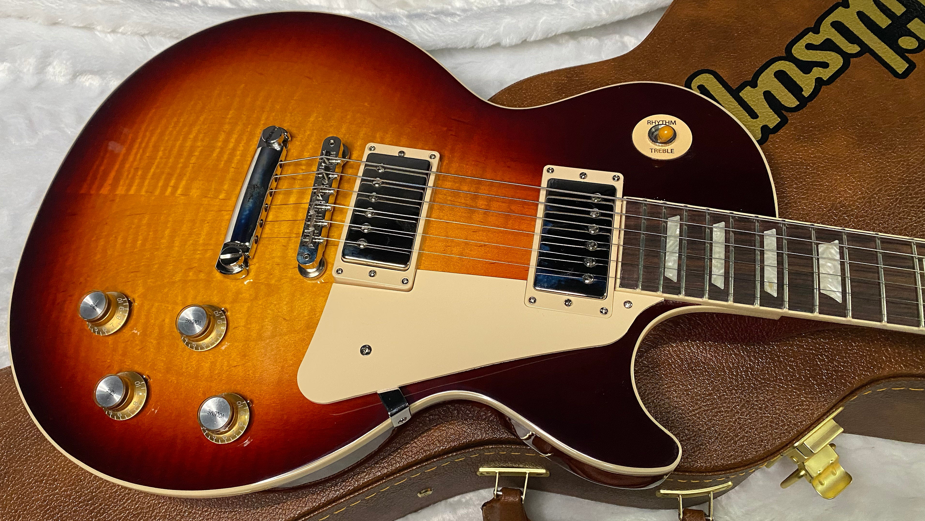 NEW! Gibson Les Paul Standard '60s Bourbon Burst - Curly Flame Maple Top - Authorized Dealer - Only 8.7 lbs - G07300