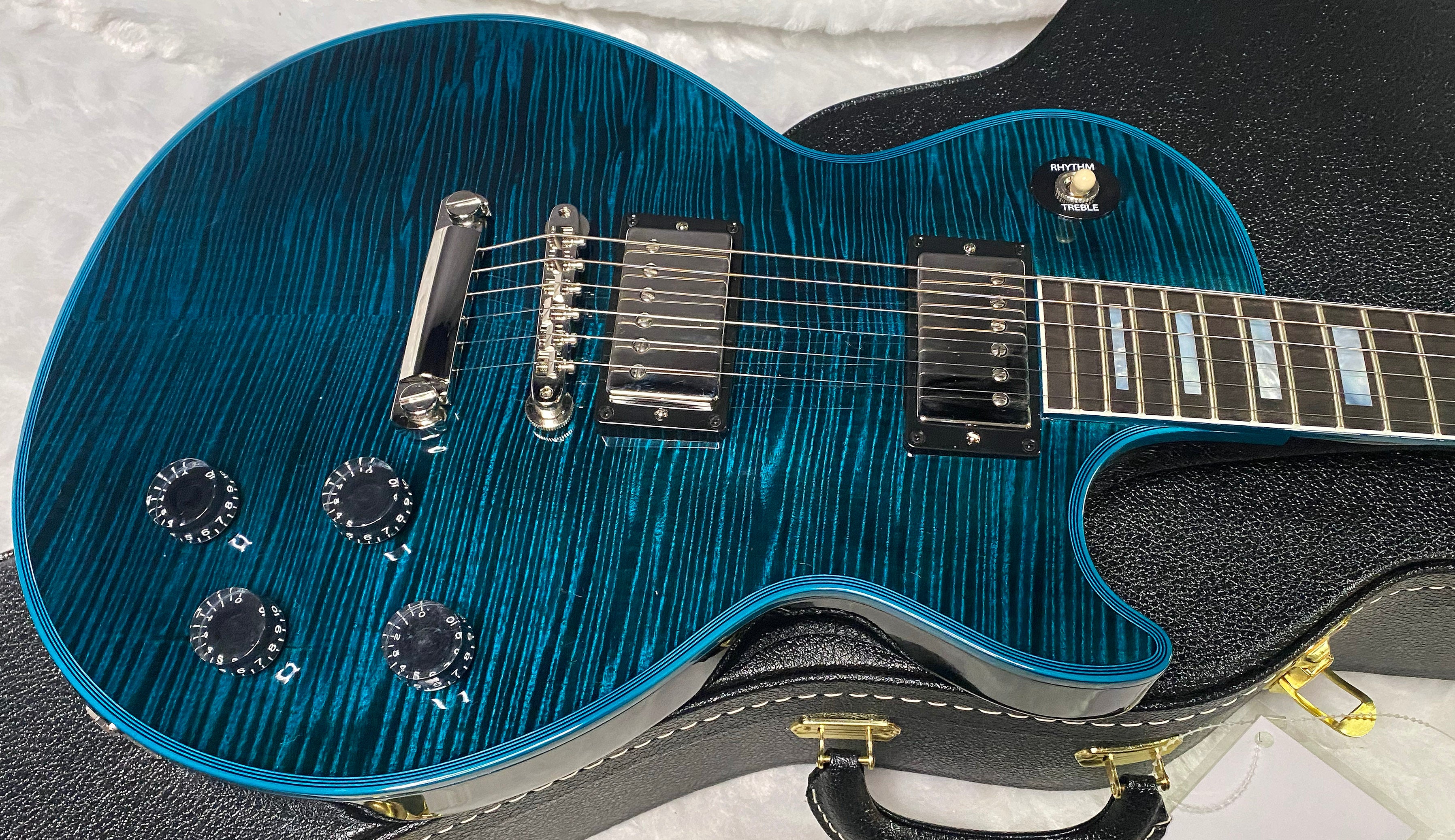 NEW! Gibson Les Paul Custom Peacock Widow - Monster Flame Top! Limited Edition - Weighs in at 8.1 lbs - Authorized Dealer - G07309