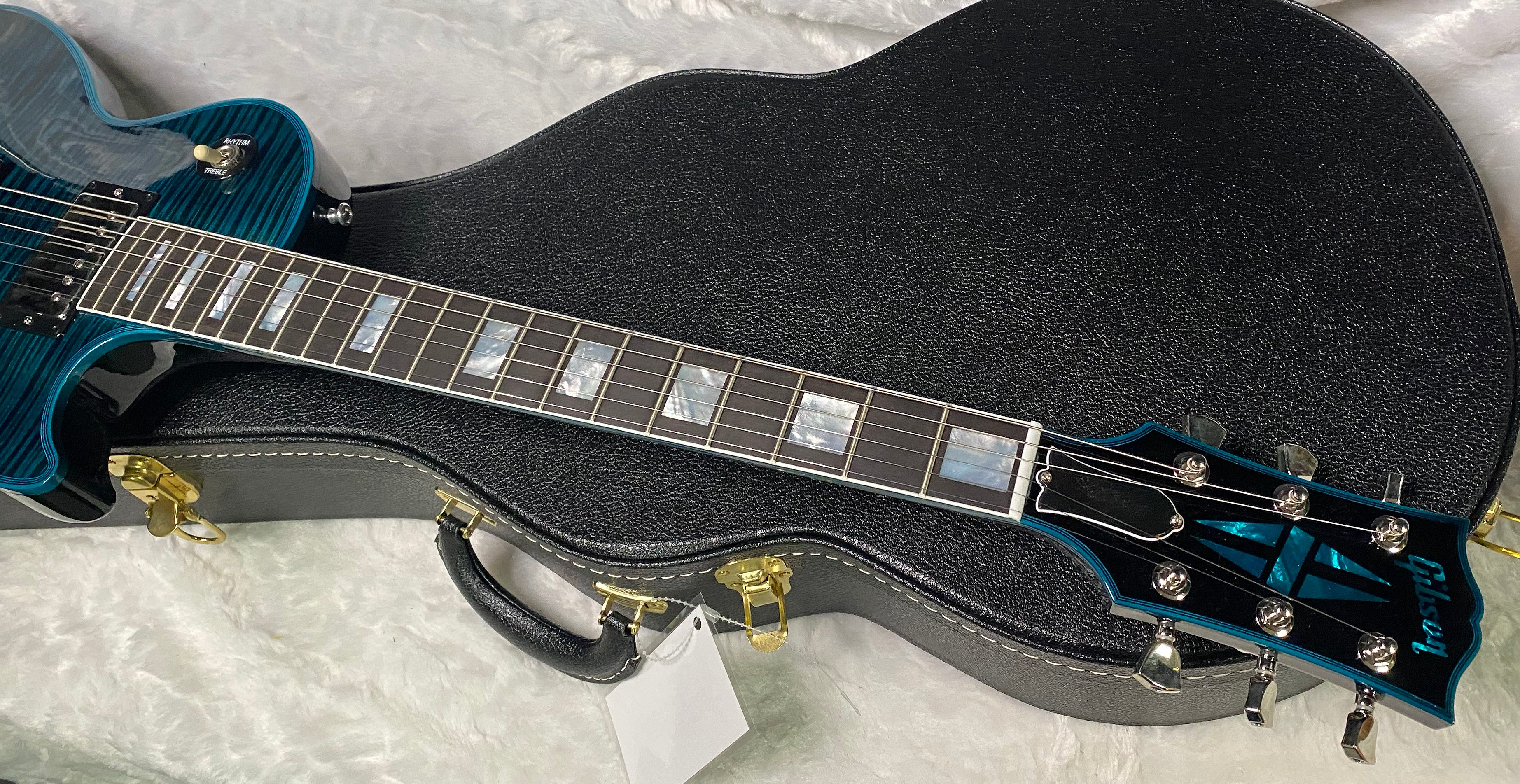 NEW! Gibson Les Paul Custom Peacock Widow - Monster Flame Top! Limited Edition - Weighs in at 8.1 lbs - Authorized Dealer - G07309