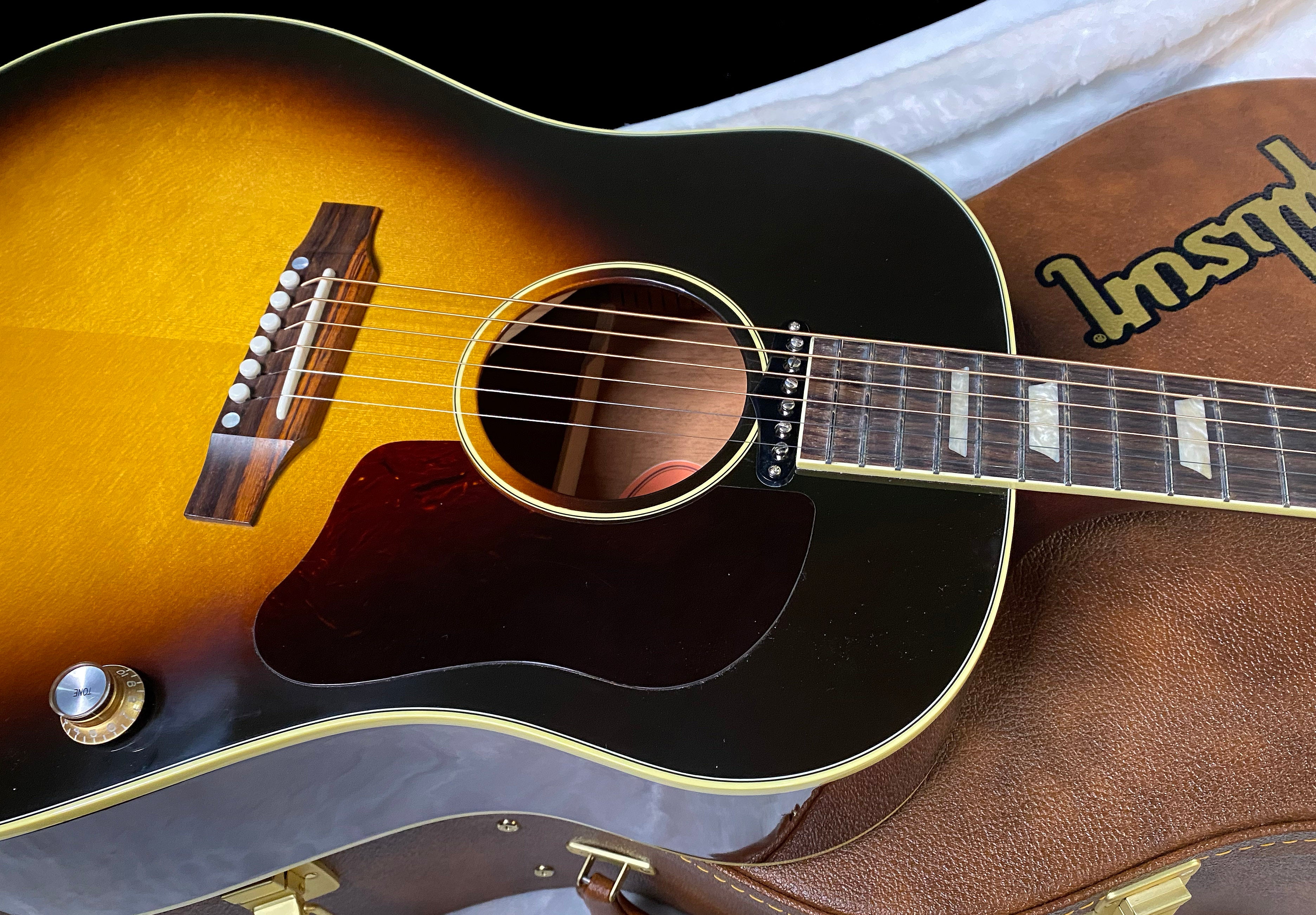 NEW ! Gibson J-160E Original - Vintage Sunburst - 4.55 lbs - Authorized Dealer - In Stock - G06689