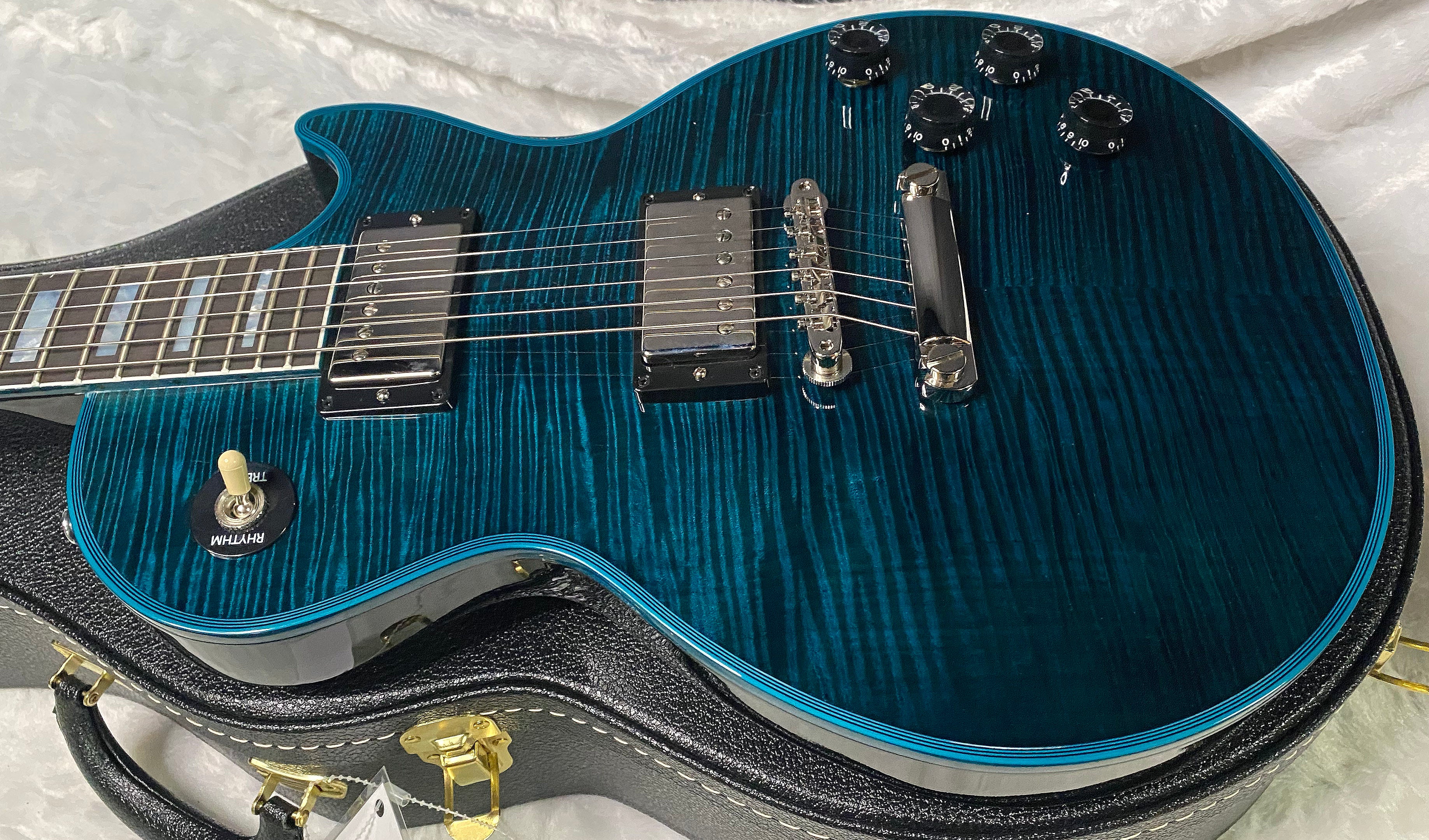NEW! Gibson Les Paul Custom Peacock Widow - Monster Flame Top! Limited Edition - Weighs in at 8.1 lbs - Authorized Dealer - G07309