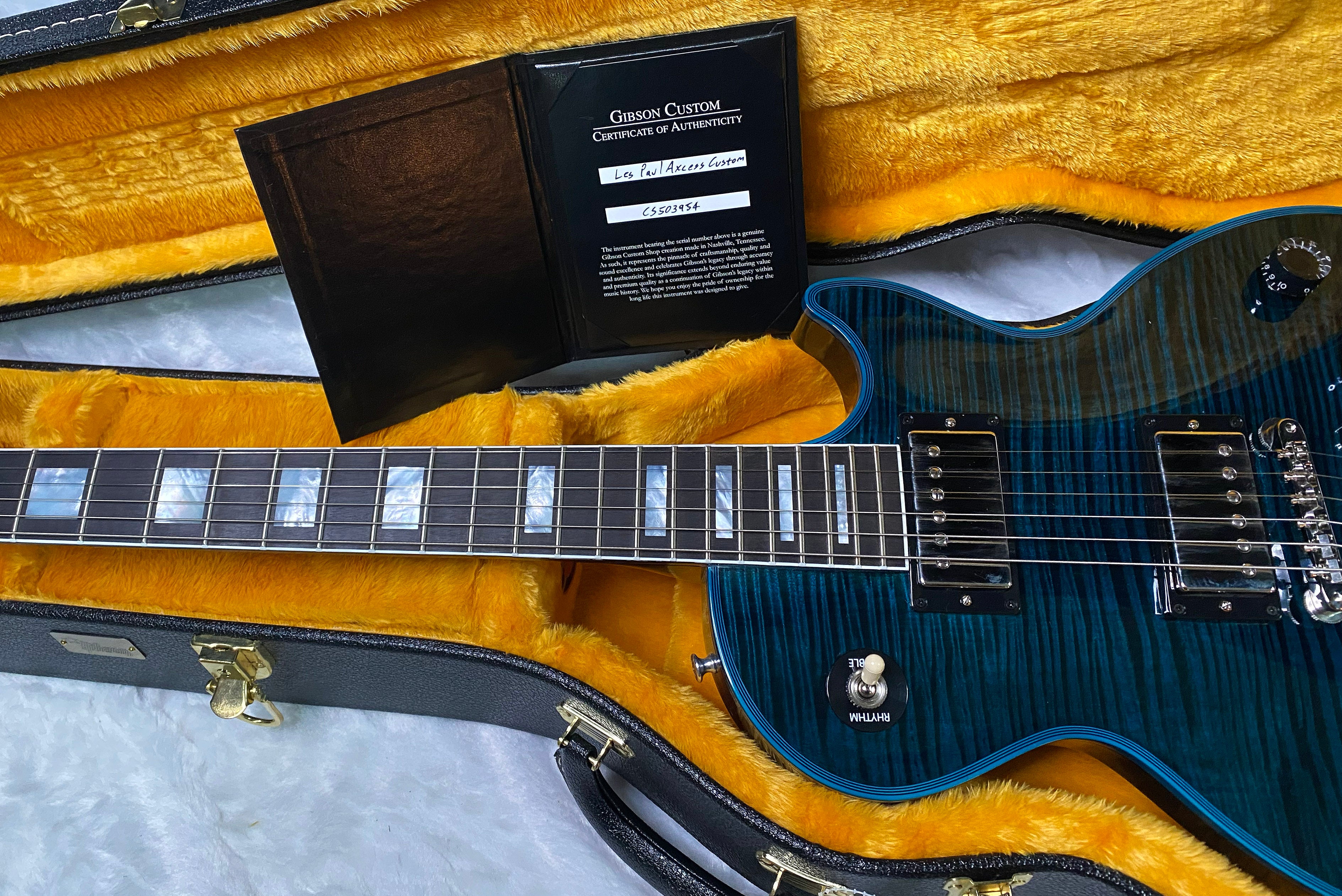NEW! Gibson Les Paul Custom Peacock Widow - Monster Flame Top! Limited Edition - Weighs in at 8.1 lbs - Authorized Dealer - G07309